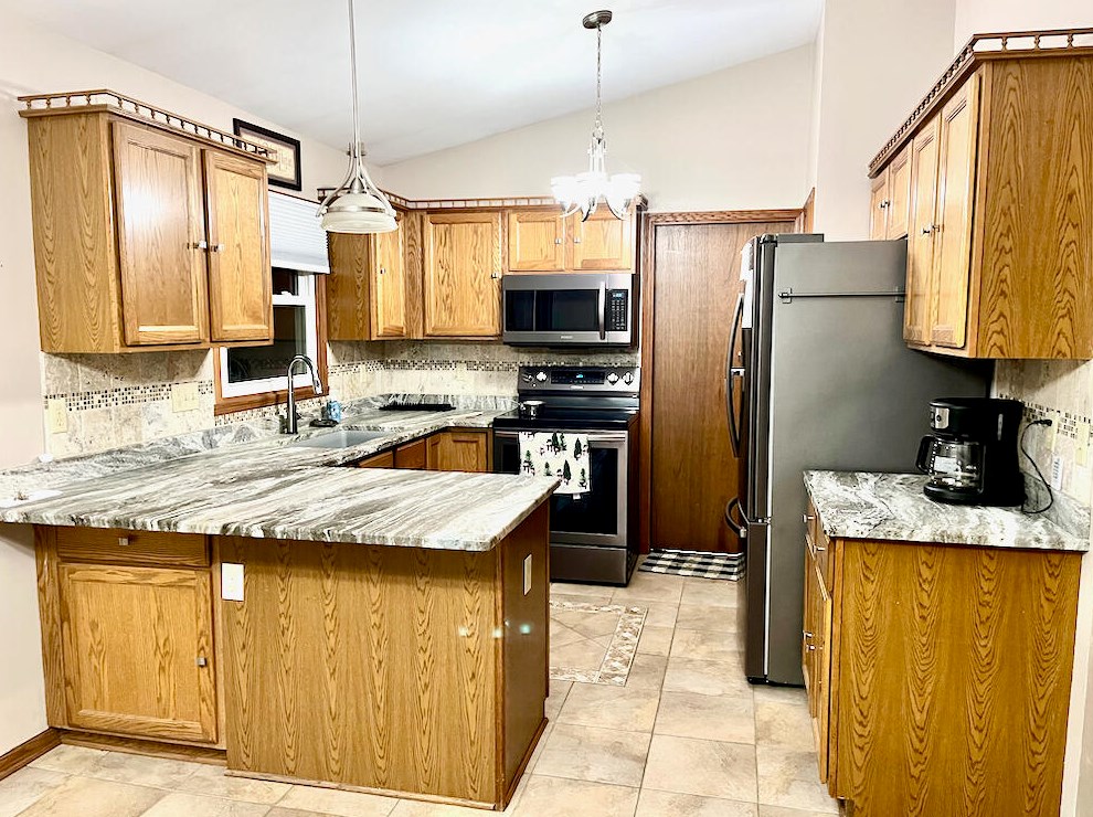 6748 Bay Wood Dr, Racine WI  53402-1383 exterior