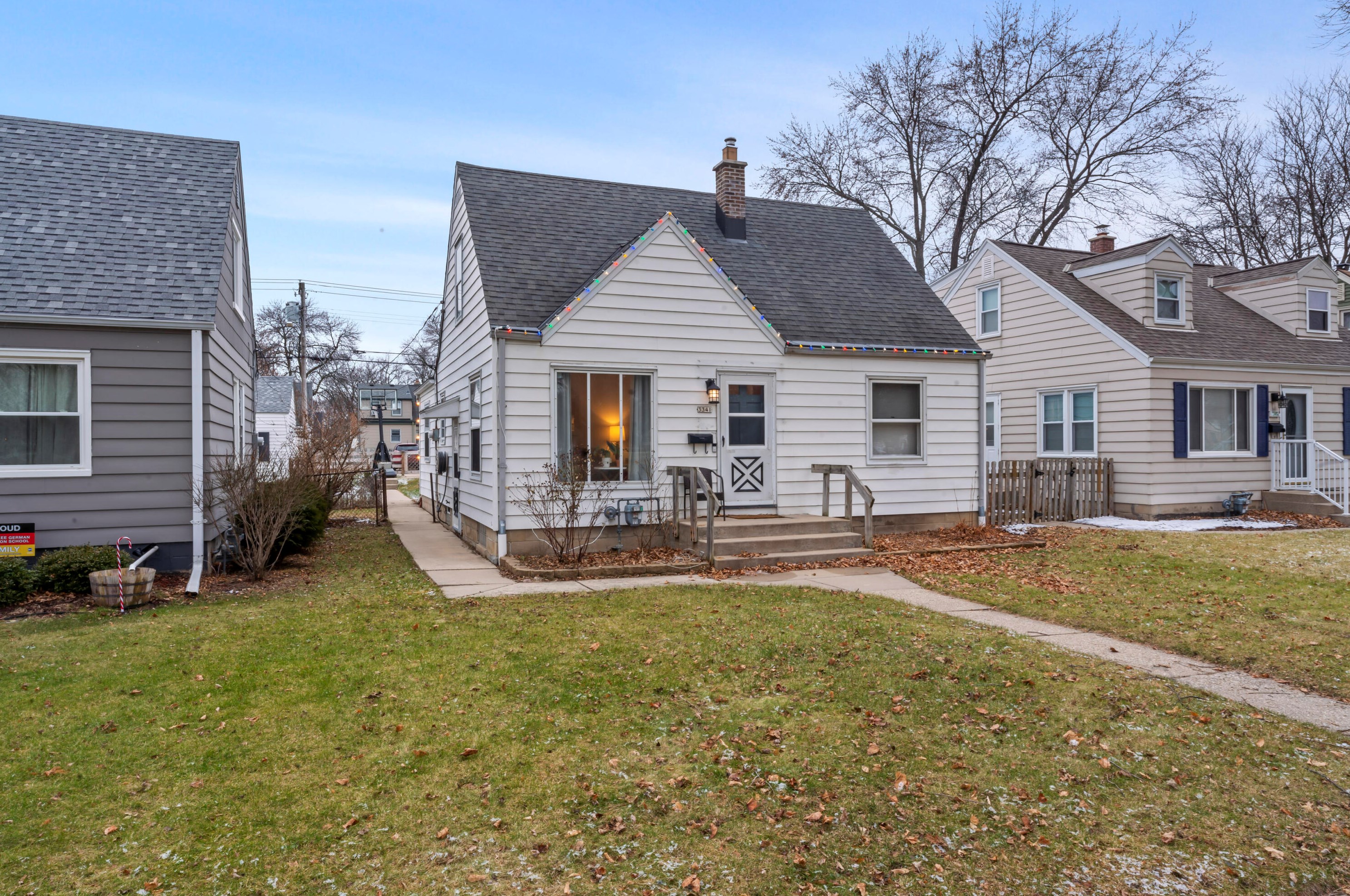 3341 88th St, Milwaukee WI  53222-3647 exterior