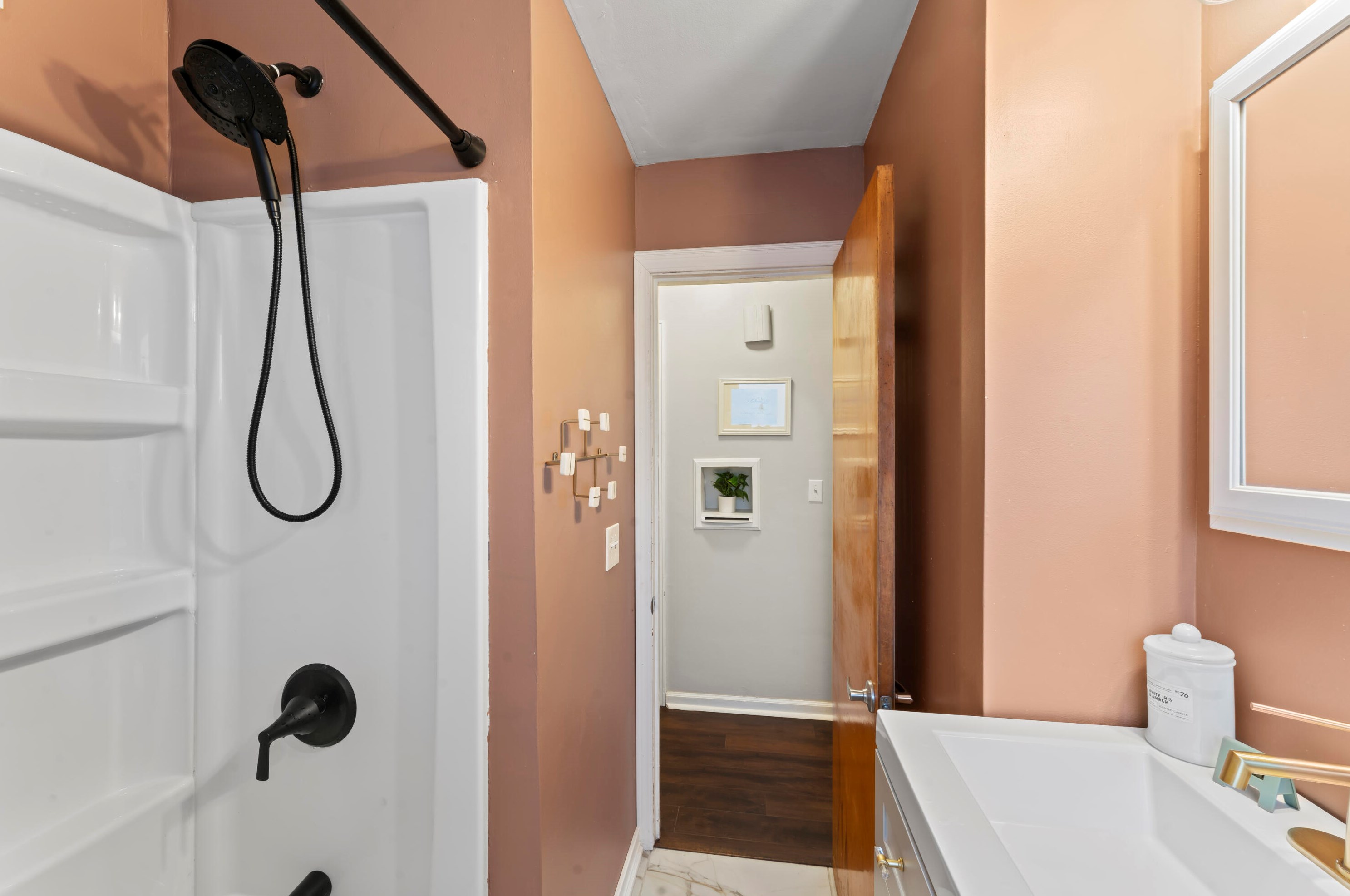 3341 88th St, Milwaukee WI  53222-3647 exterior