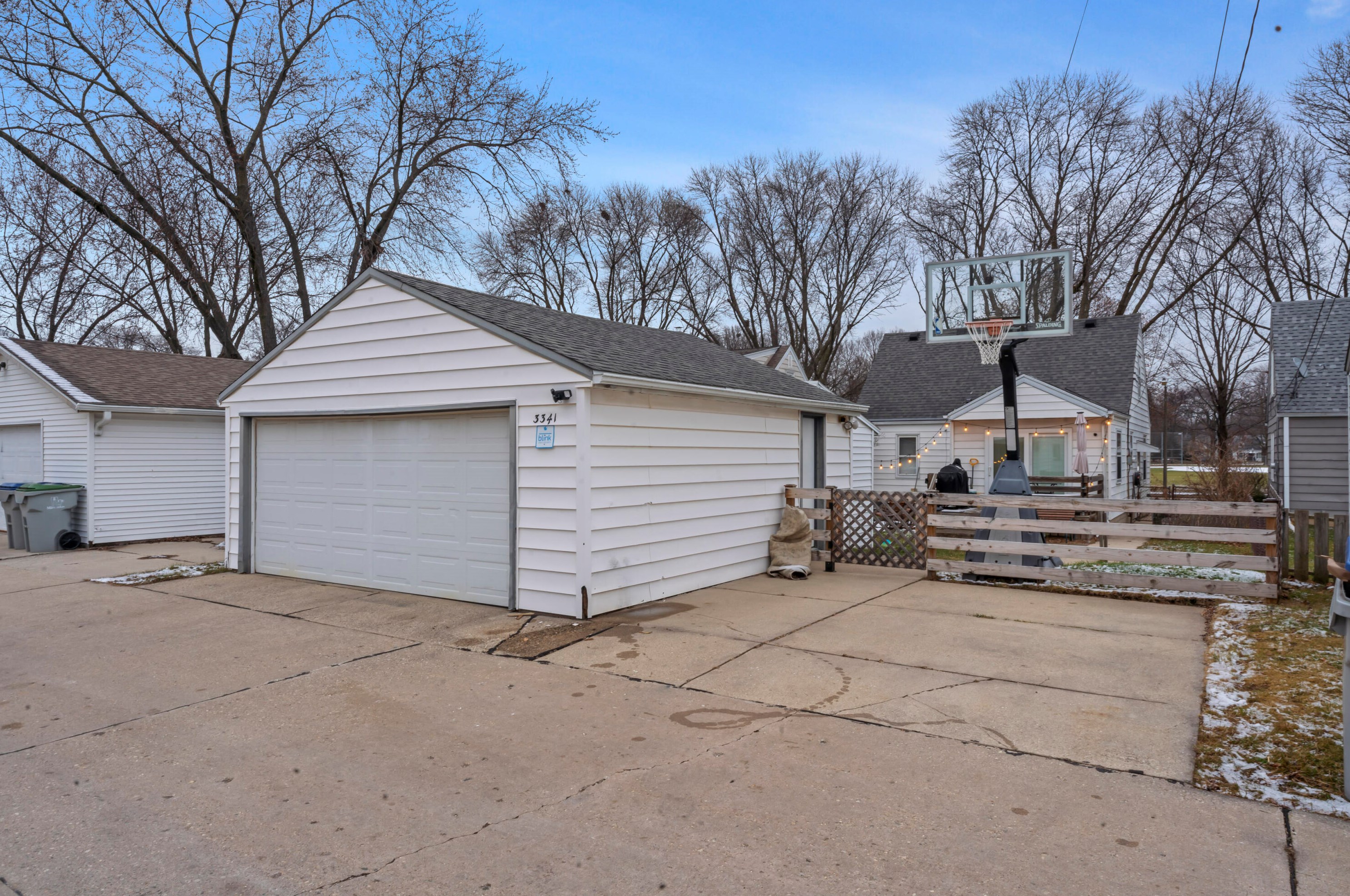 3341 88th St, Milwaukee WI  53222-3647 exterior