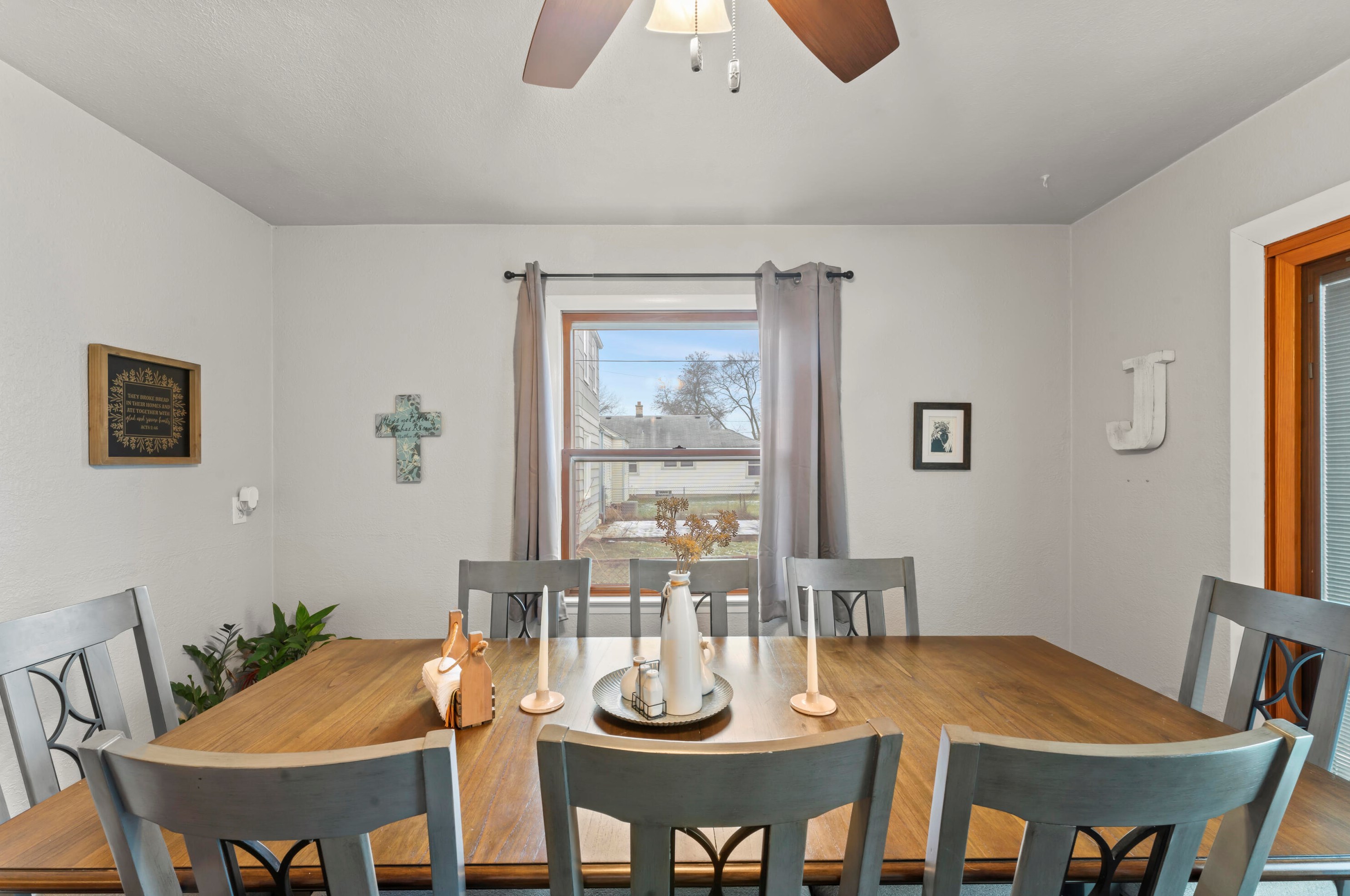 3341 88th St, Milwaukee WI  53222-3647 exterior