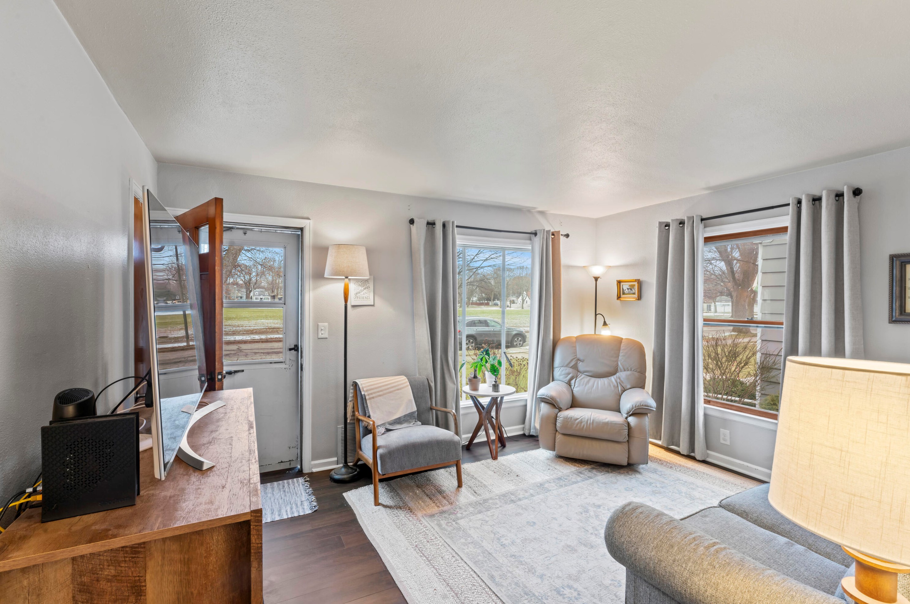 3341 88th St, Milwaukee WI  53222-3647 exterior