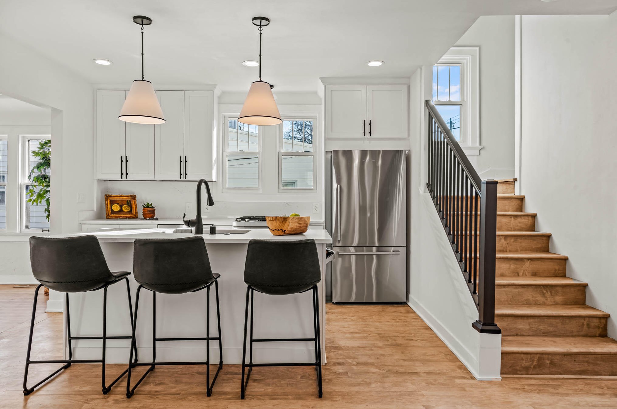 4867 Berkeley Blvd, Milwaukee WI  53217-5902 exterior