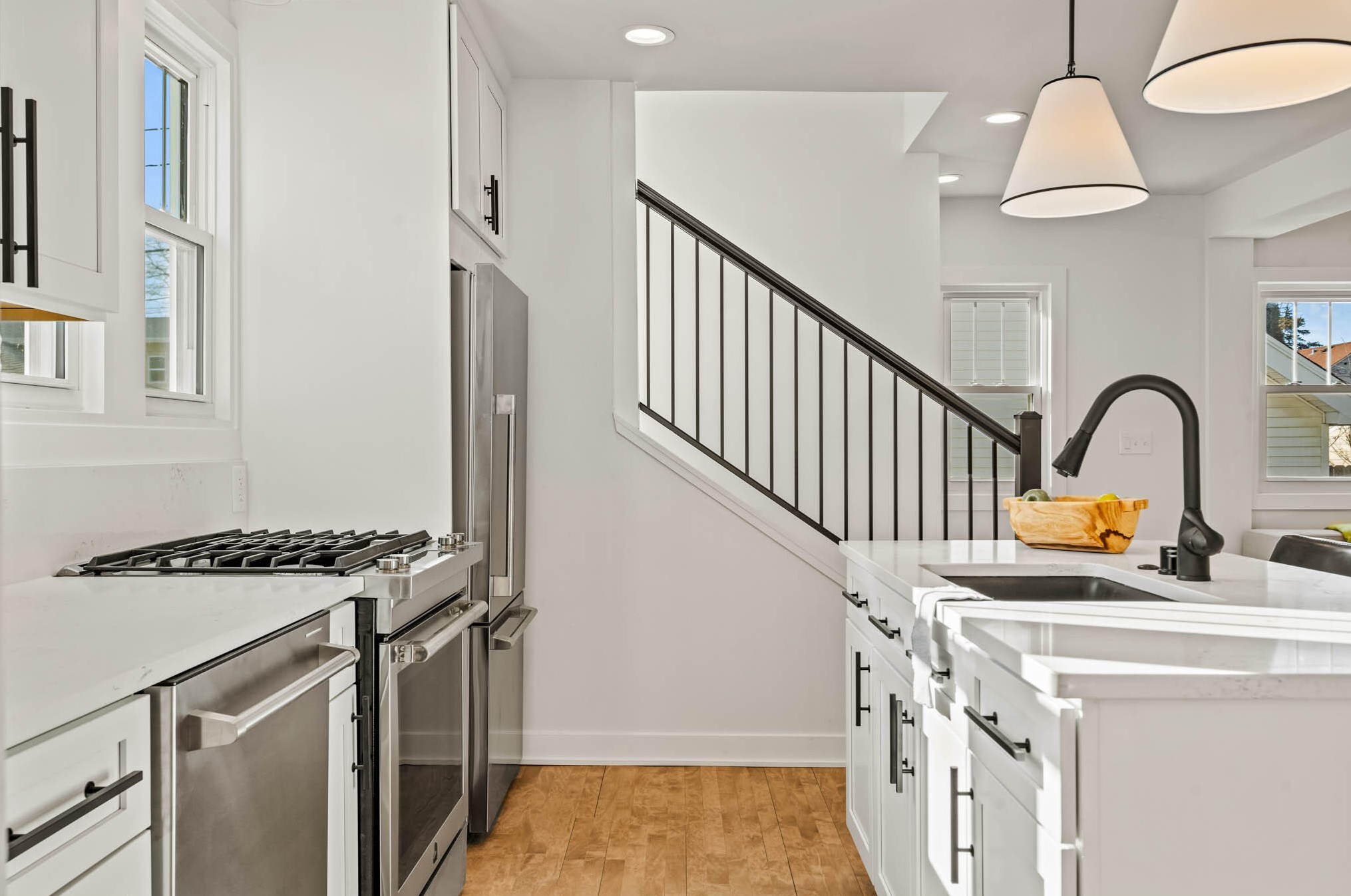 4867 Berkeley Blvd, Milwaukee WI  53217-5902 exterior