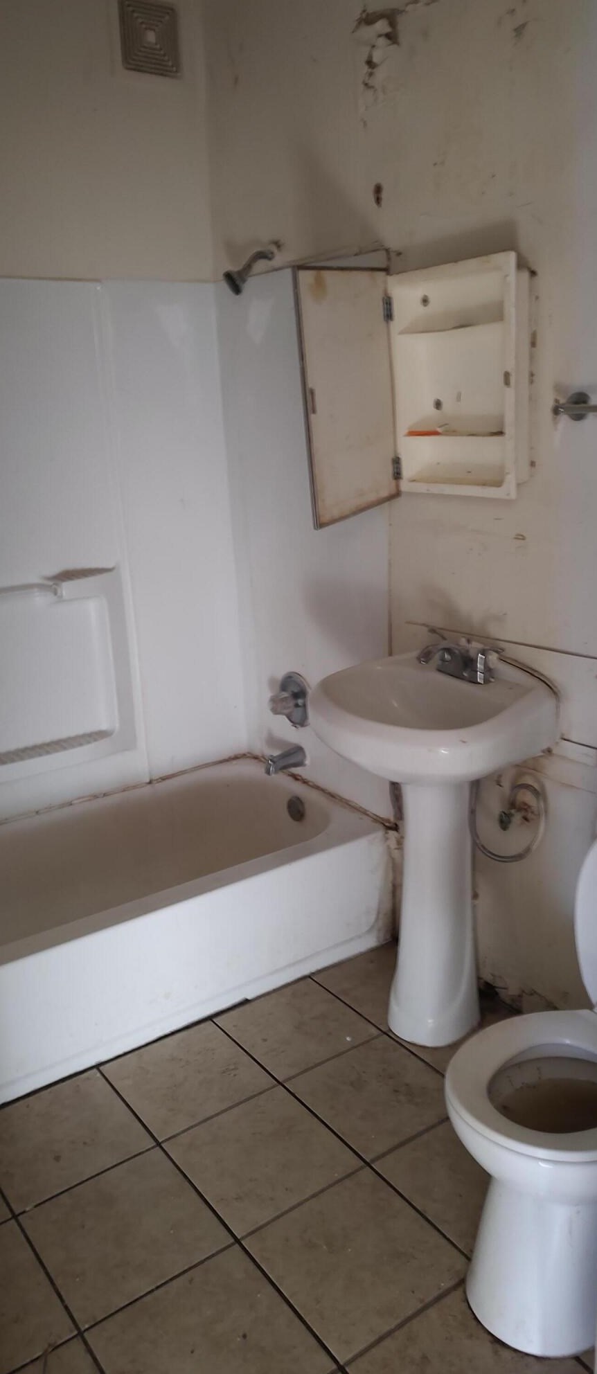 2165 42, Milwaukee WI 53208-1309 exterior