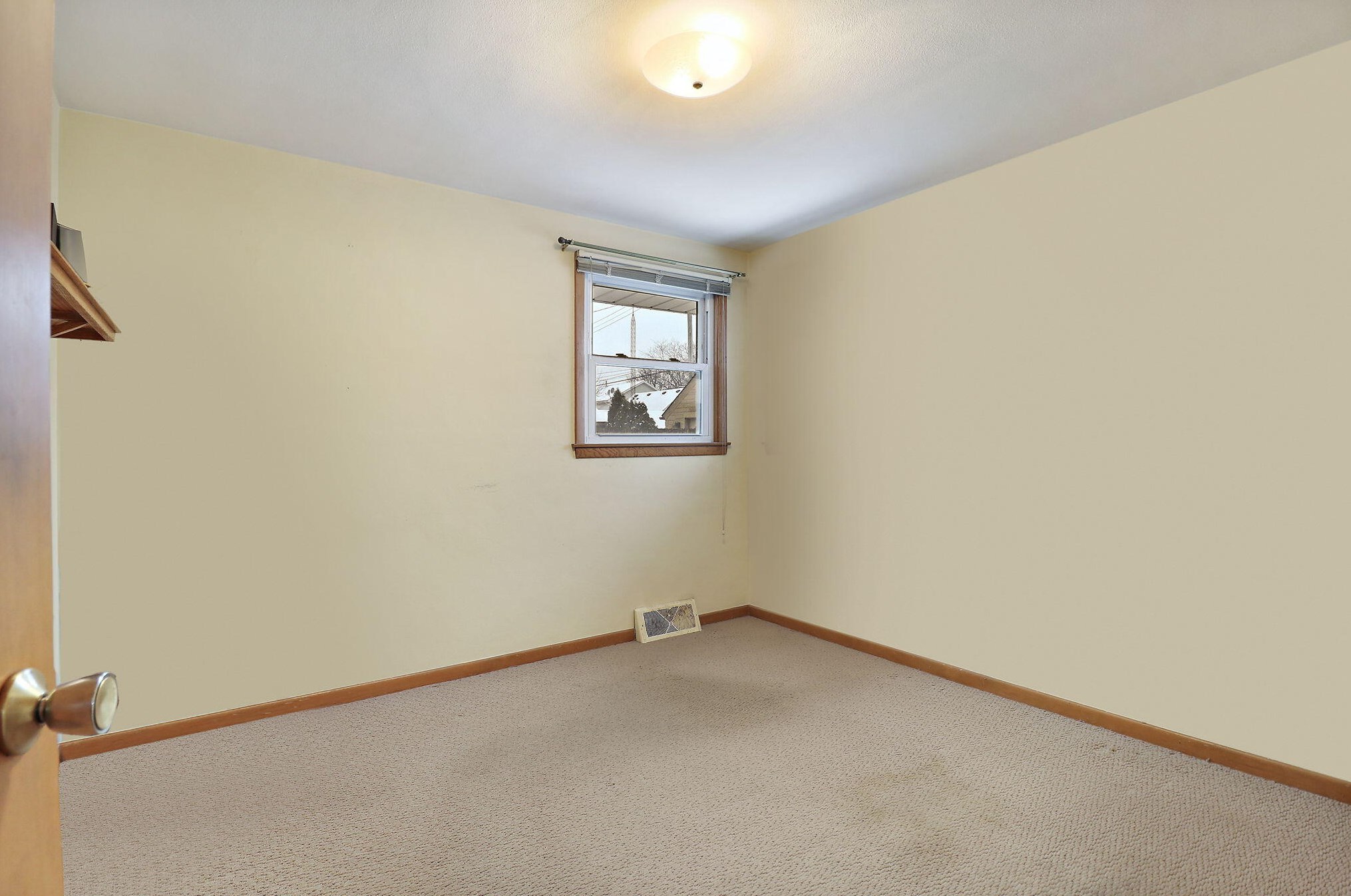 2302 Lincoln Rd, Kenosha WI  53143-1425 exterior