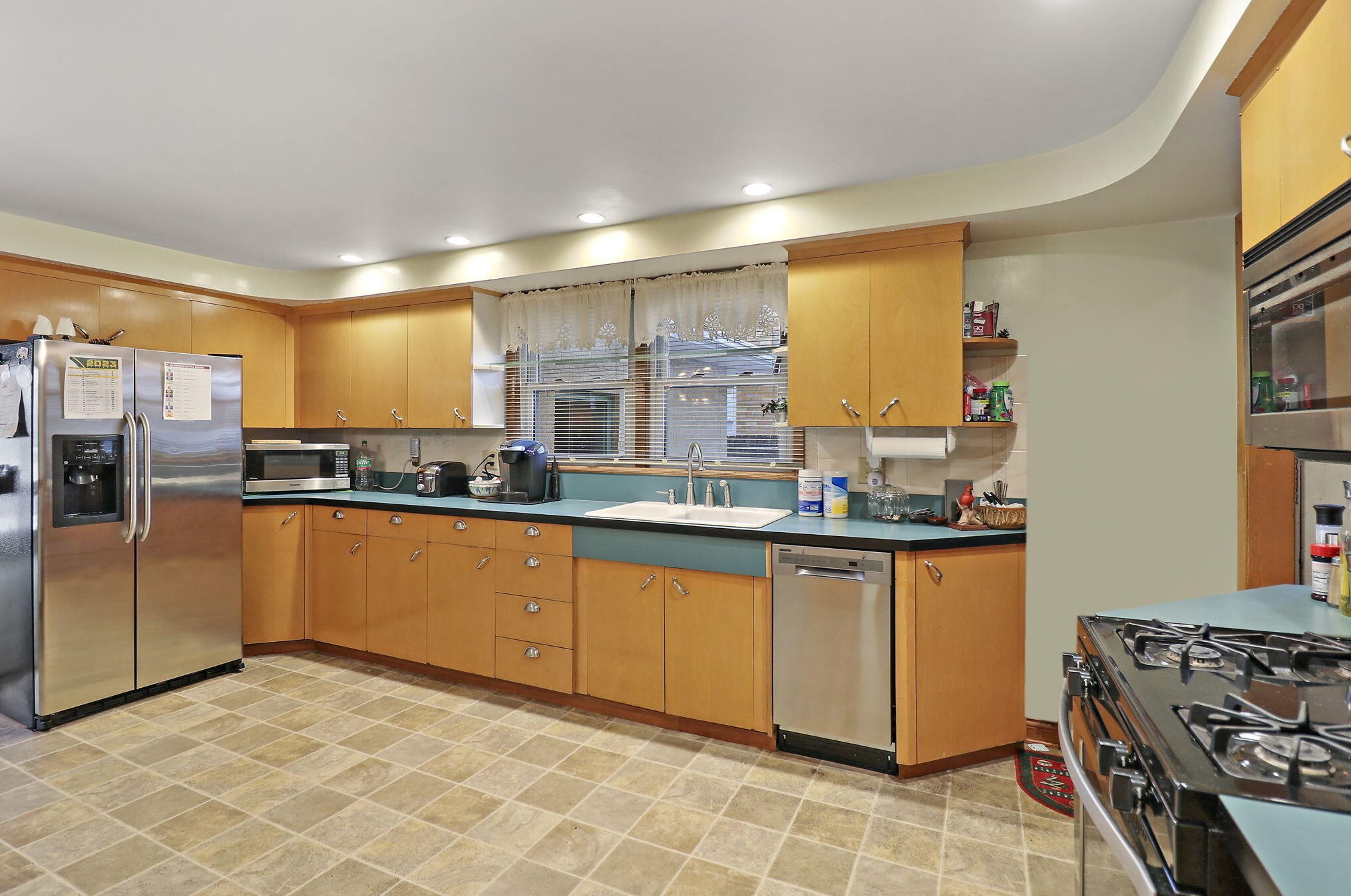 2302 Lincoln Rd, Kenosha WI  53143-1425 exterior