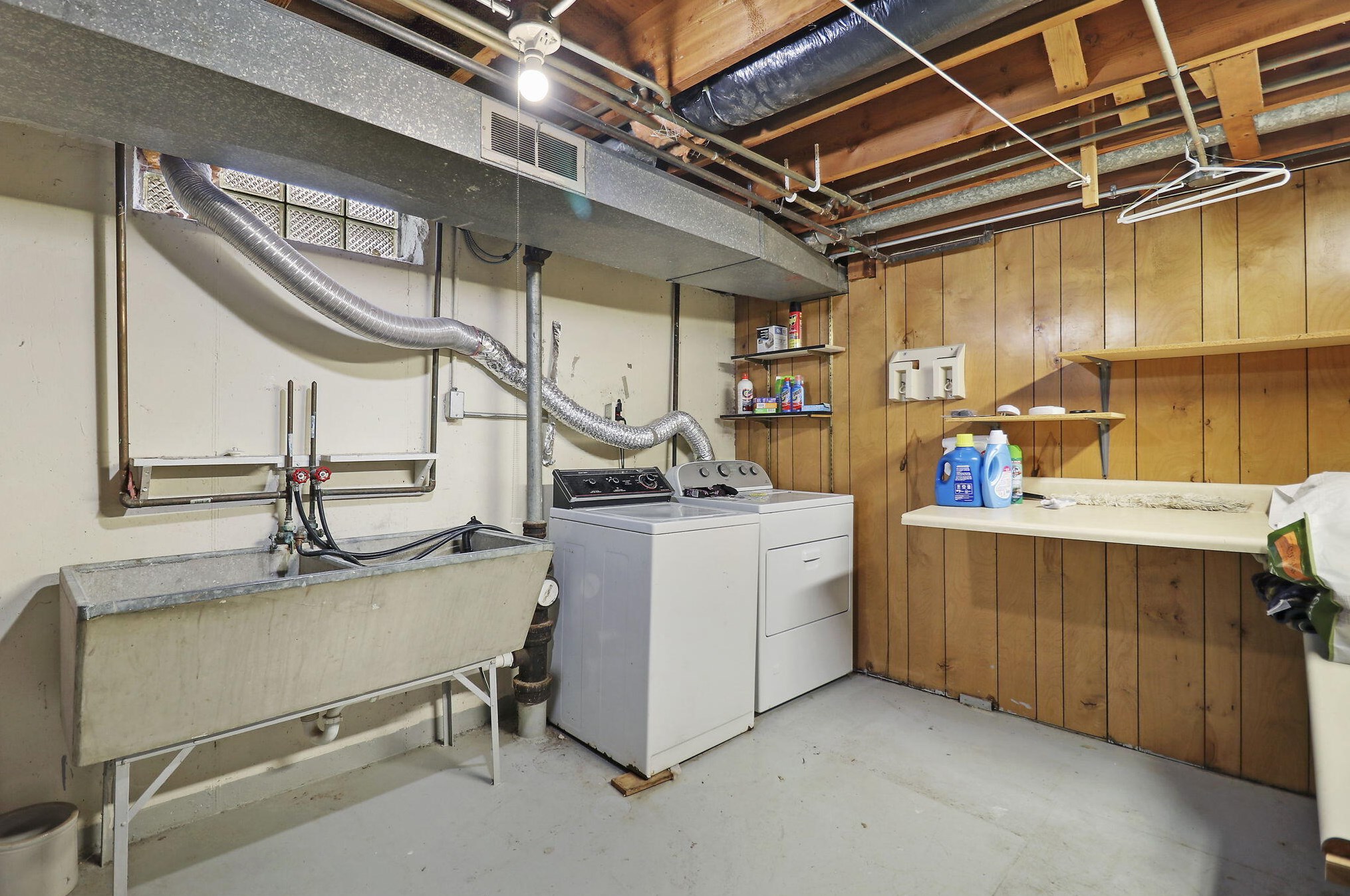 2302 Lincoln Rd, Kenosha WI  53143-1425 exterior
