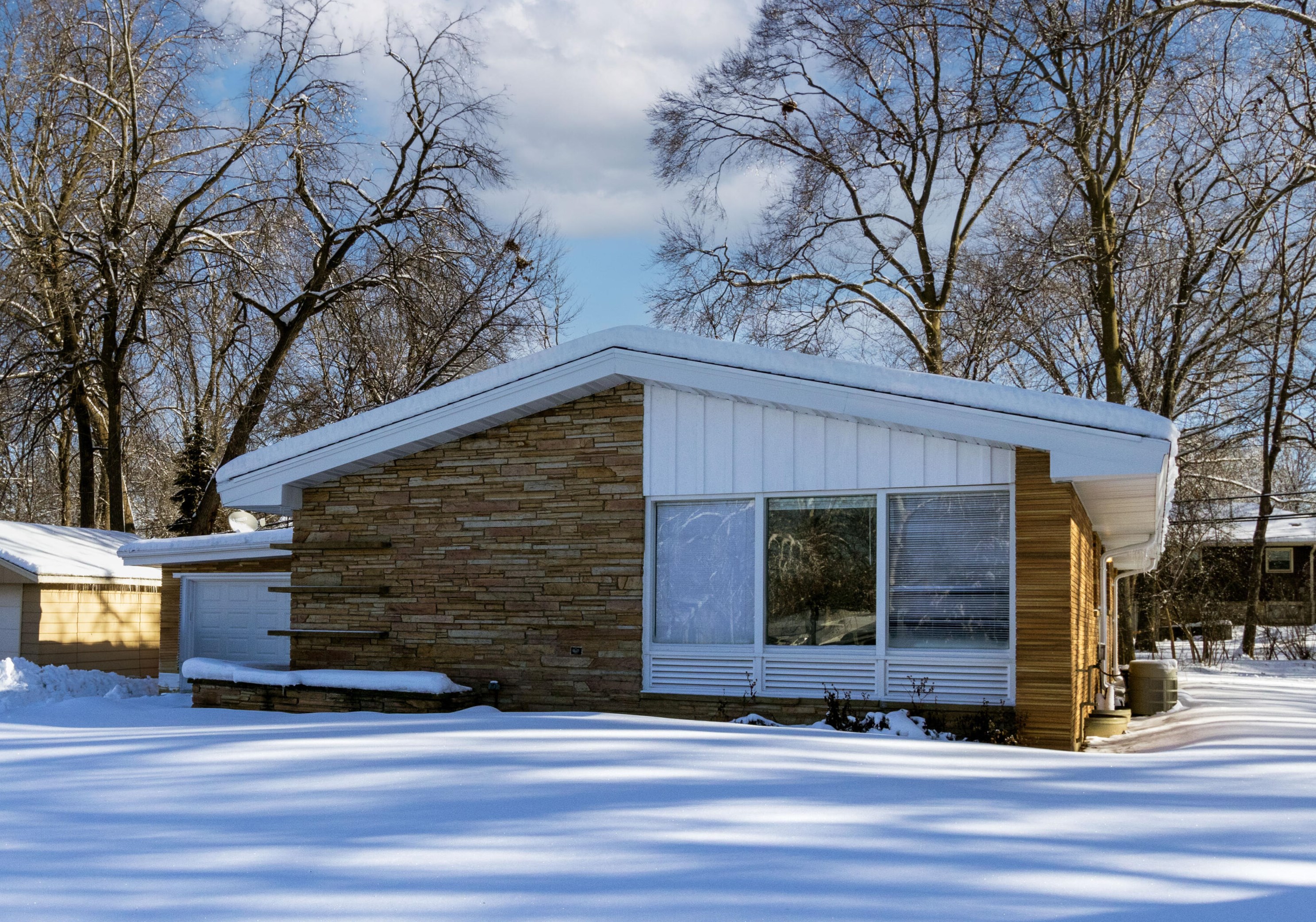 5231 Parkland Ave, Milwaukee WI  53223-4336 exterior