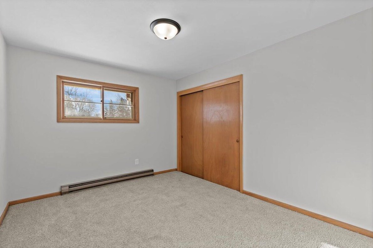 798 Riverview Dr, West Bend WI  53095-9580 exterior