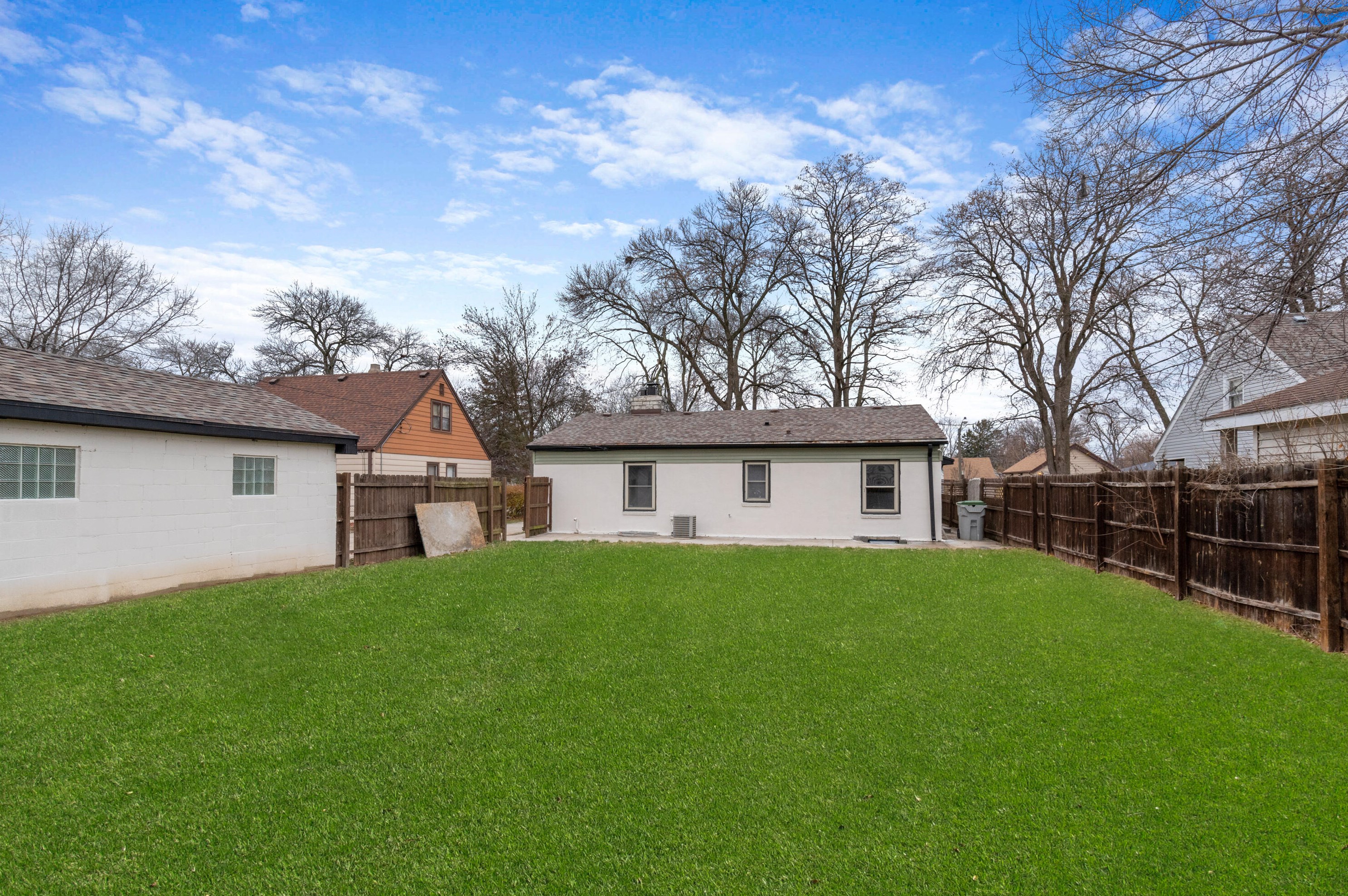 4916 57th St, Milwaukee WI  53218-4240 exterior