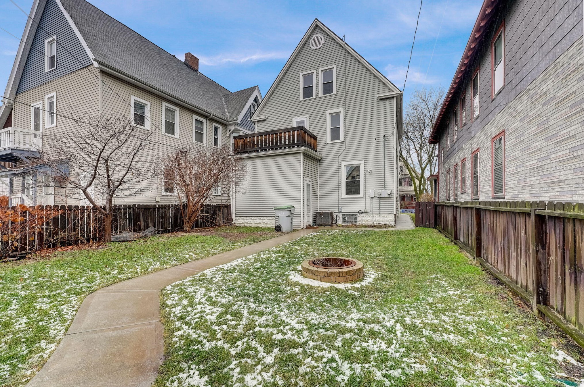 803 31st St, Milwaukee WI  53215-1219 exterior