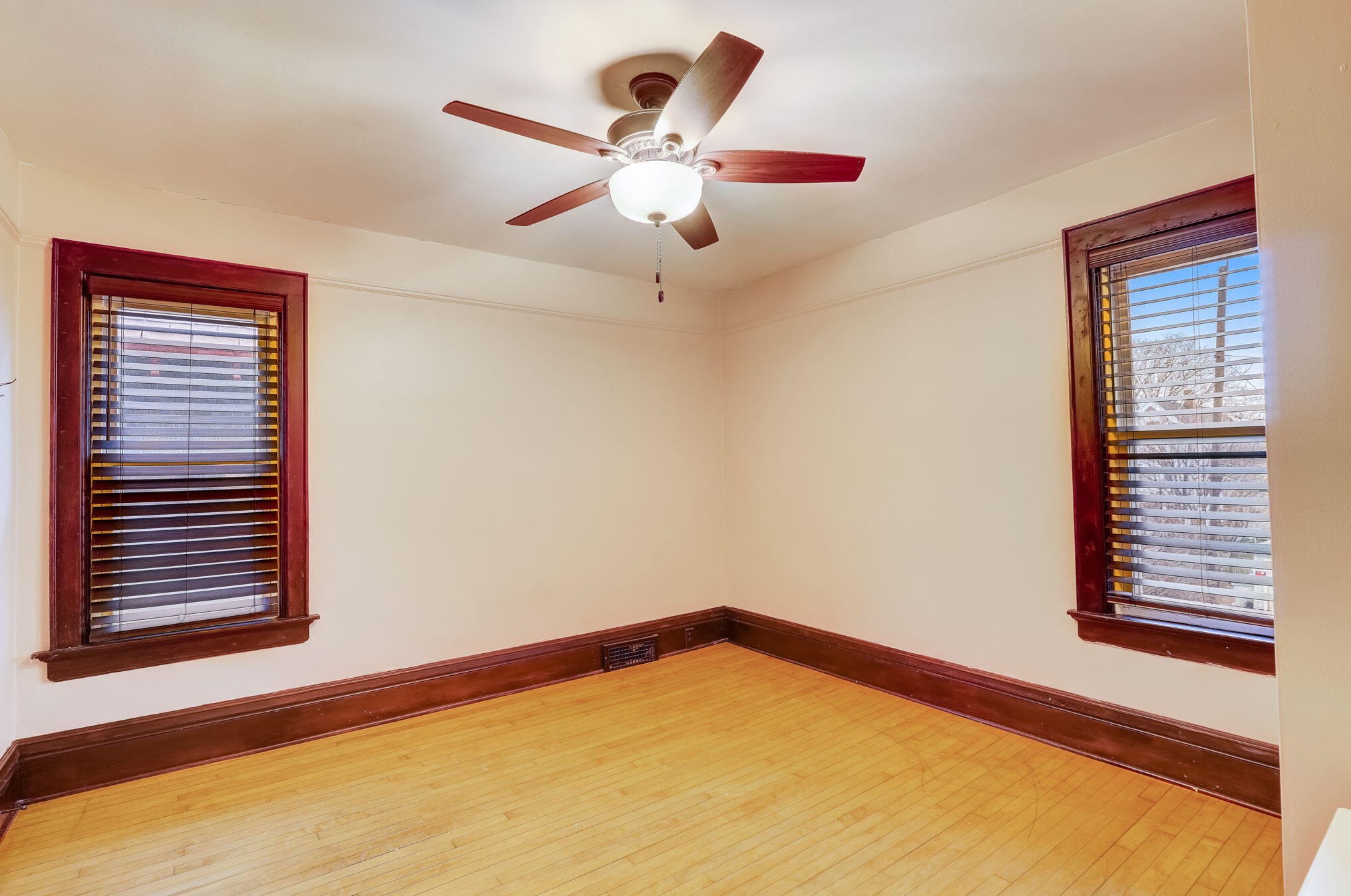 803 31st St, Milwaukee WI  53215-1219 exterior