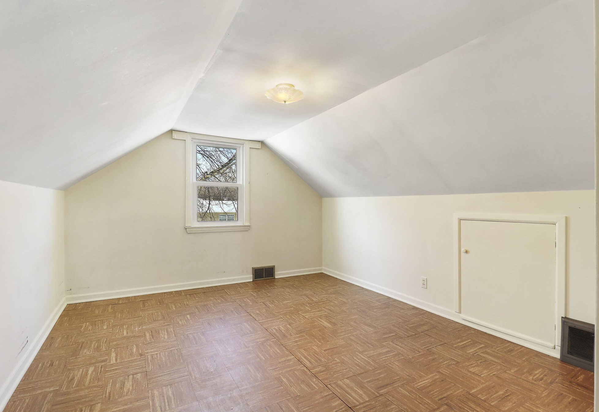 7323 43 Ave, Kenosha WI 53142-4217 exterior