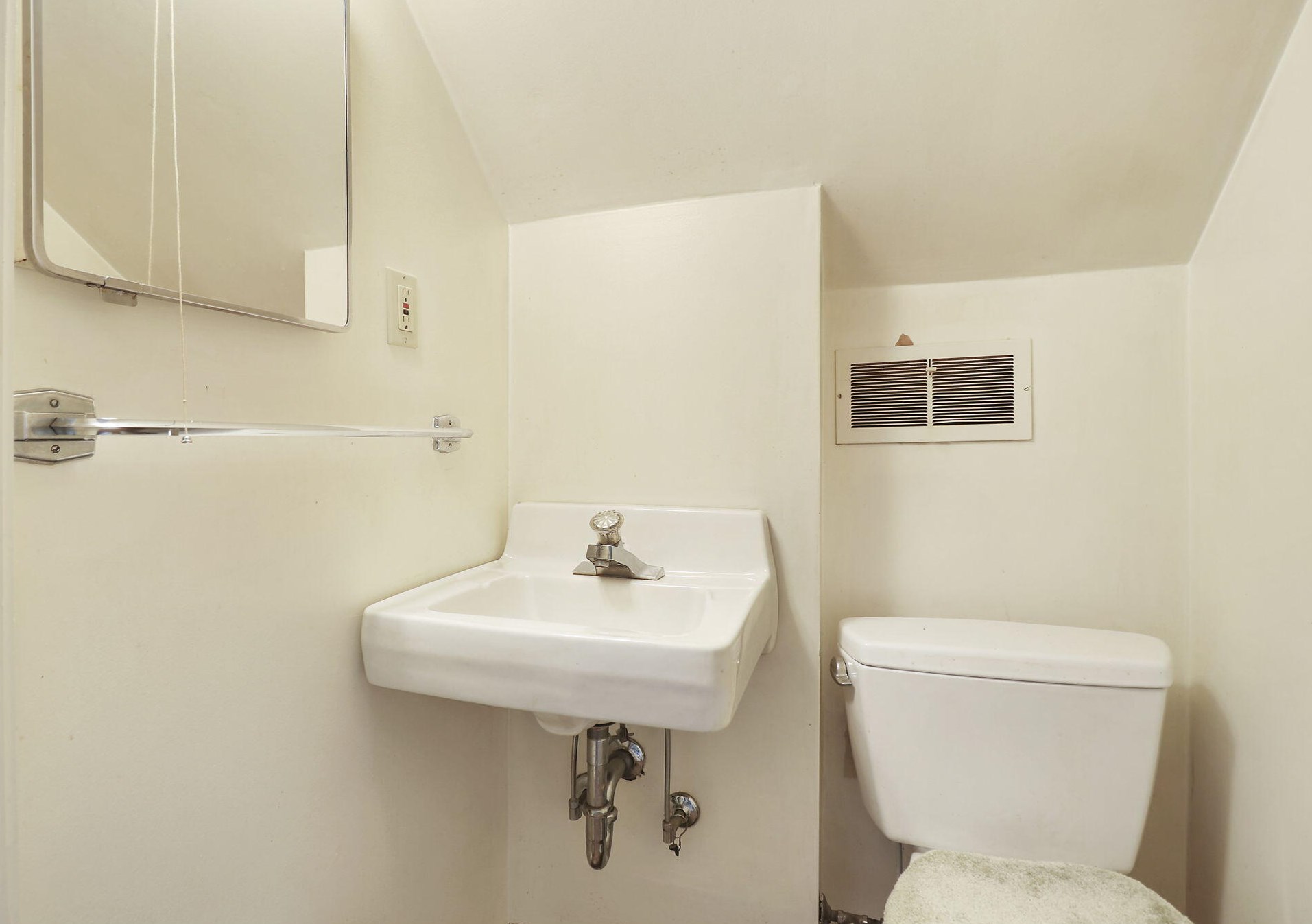 7323 43 Ave, Kenosha WI 53142-4217 exterior