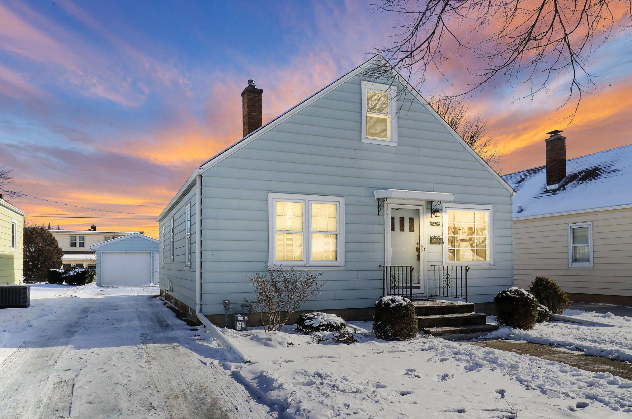 7323 43 Ave, Kenosha WI 53142-4217 exterior