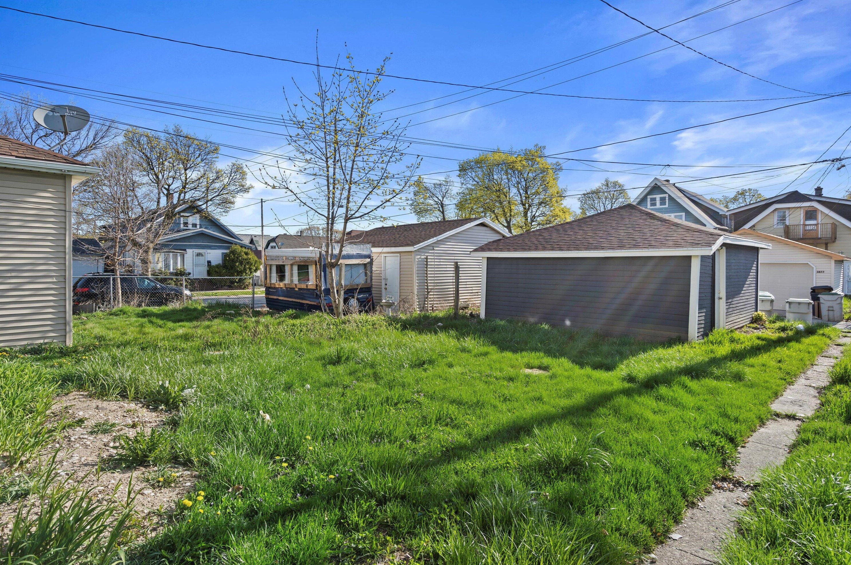 3876 22nd St, Milwaukee WI  53206-1934 exterior