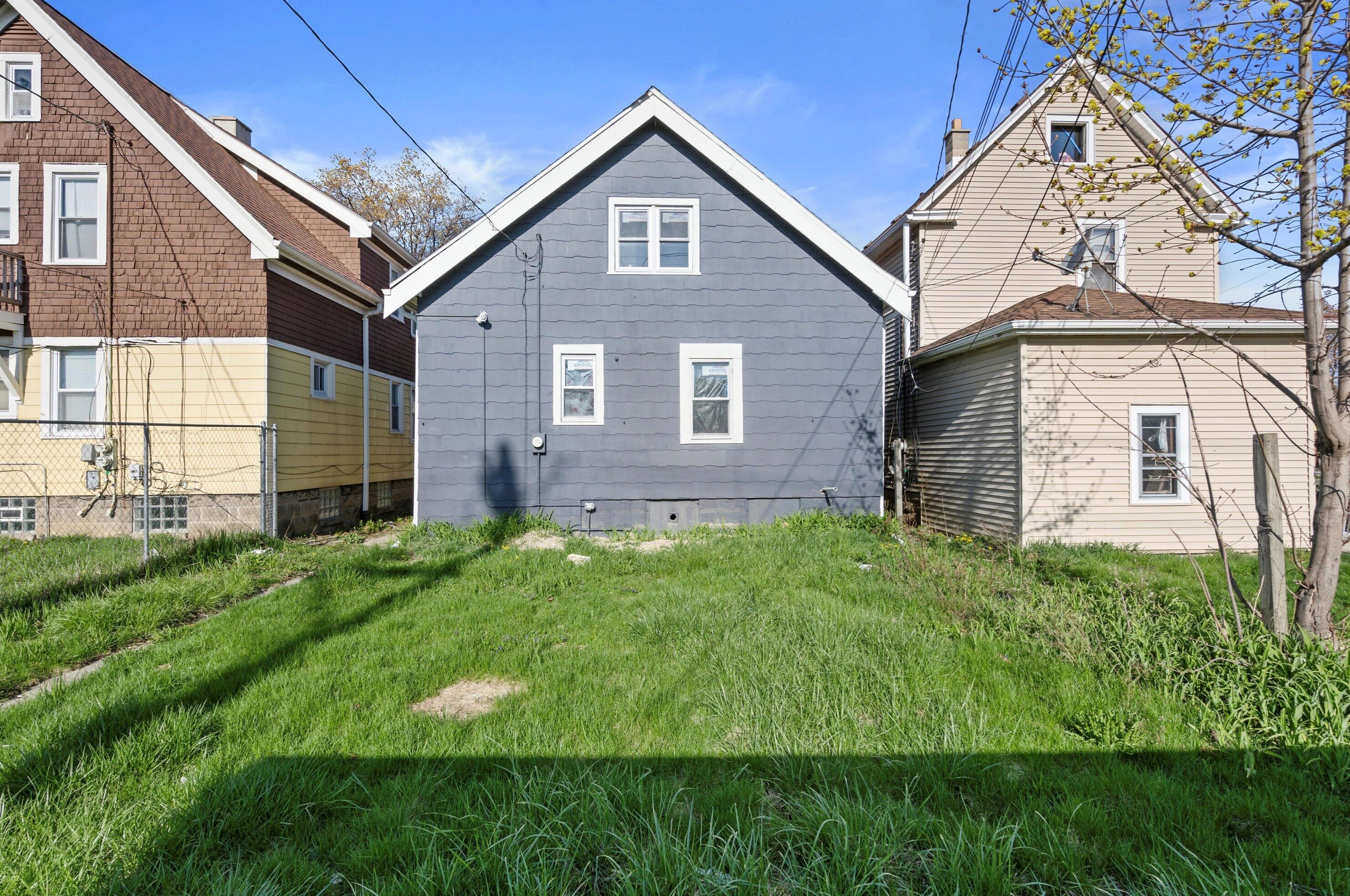 3876 22nd St, Milwaukee WI  53206-1934 exterior
