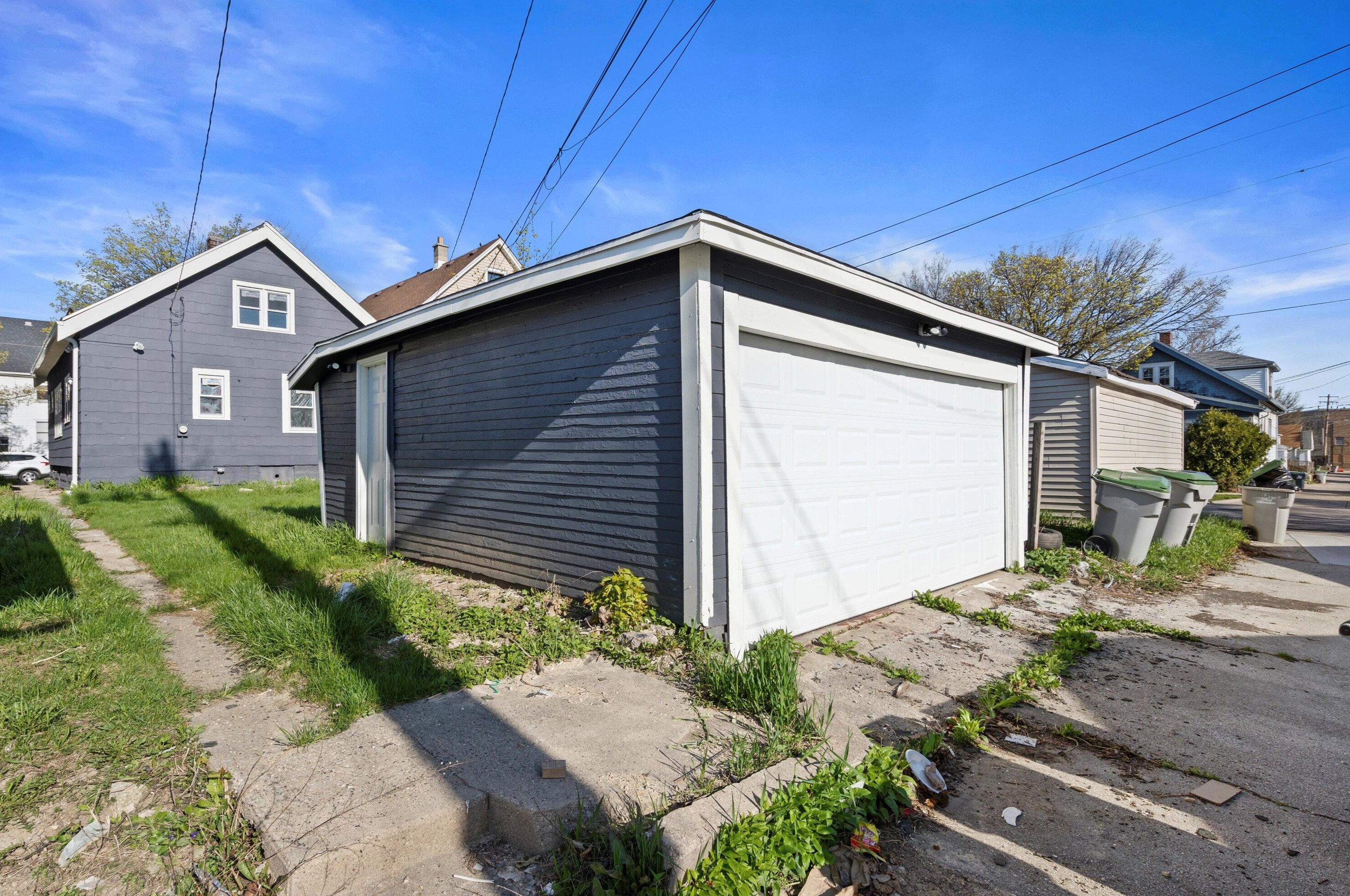 3876 22nd St, Milwaukee WI  53206-1934 exterior