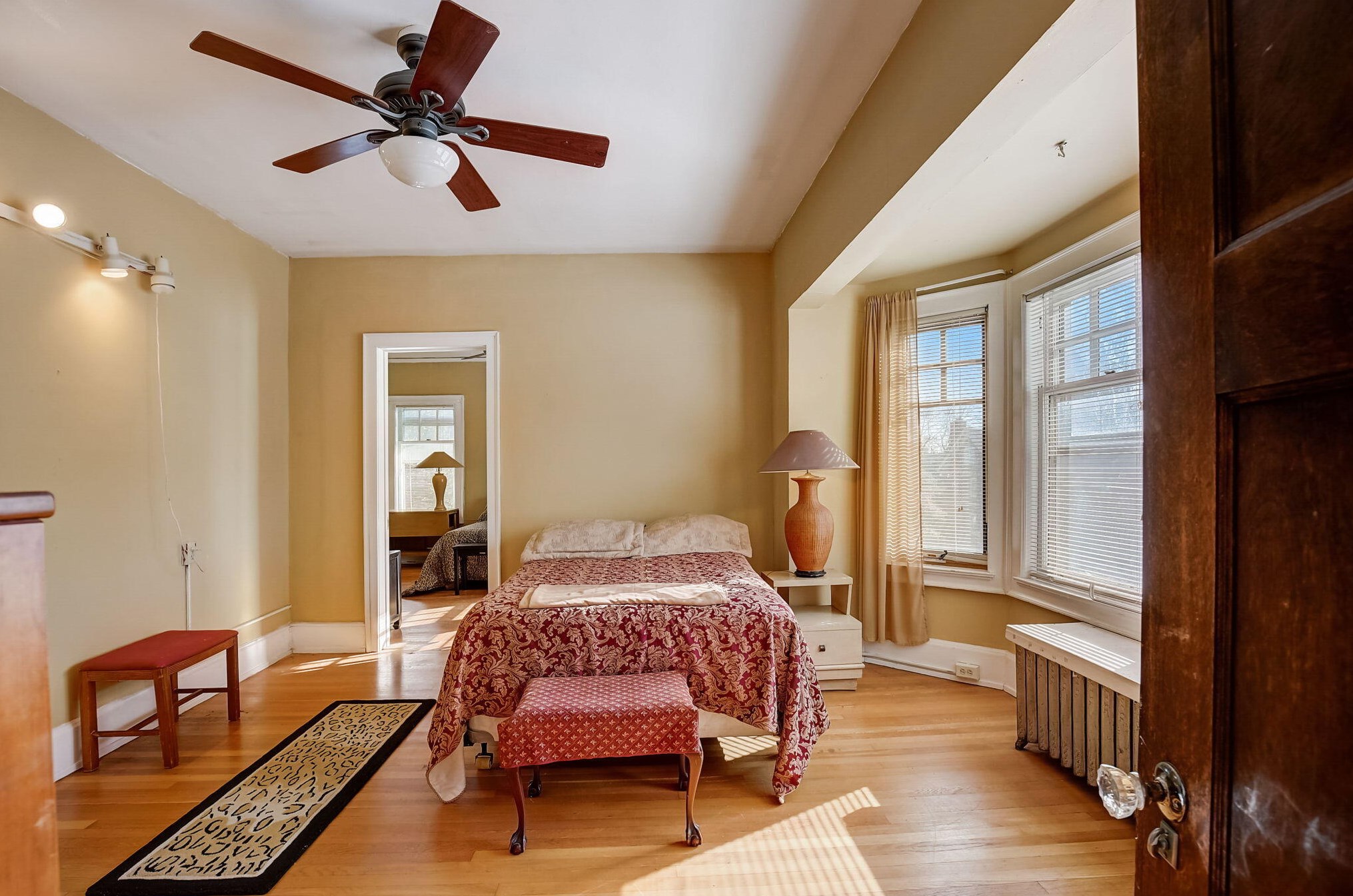 2540 Lk Dr, Milwaukee WI 53211-3808 exterior