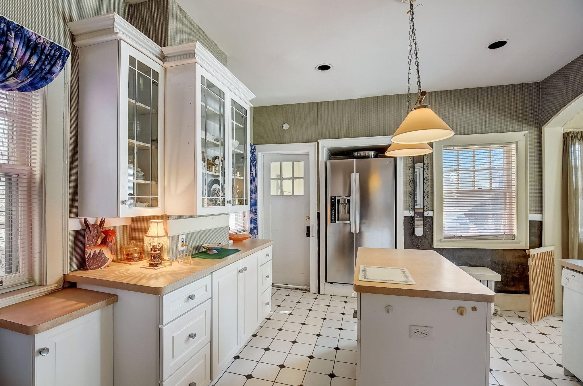 2540 Lk Dr, Milwaukee WI 53211-3808 exterior