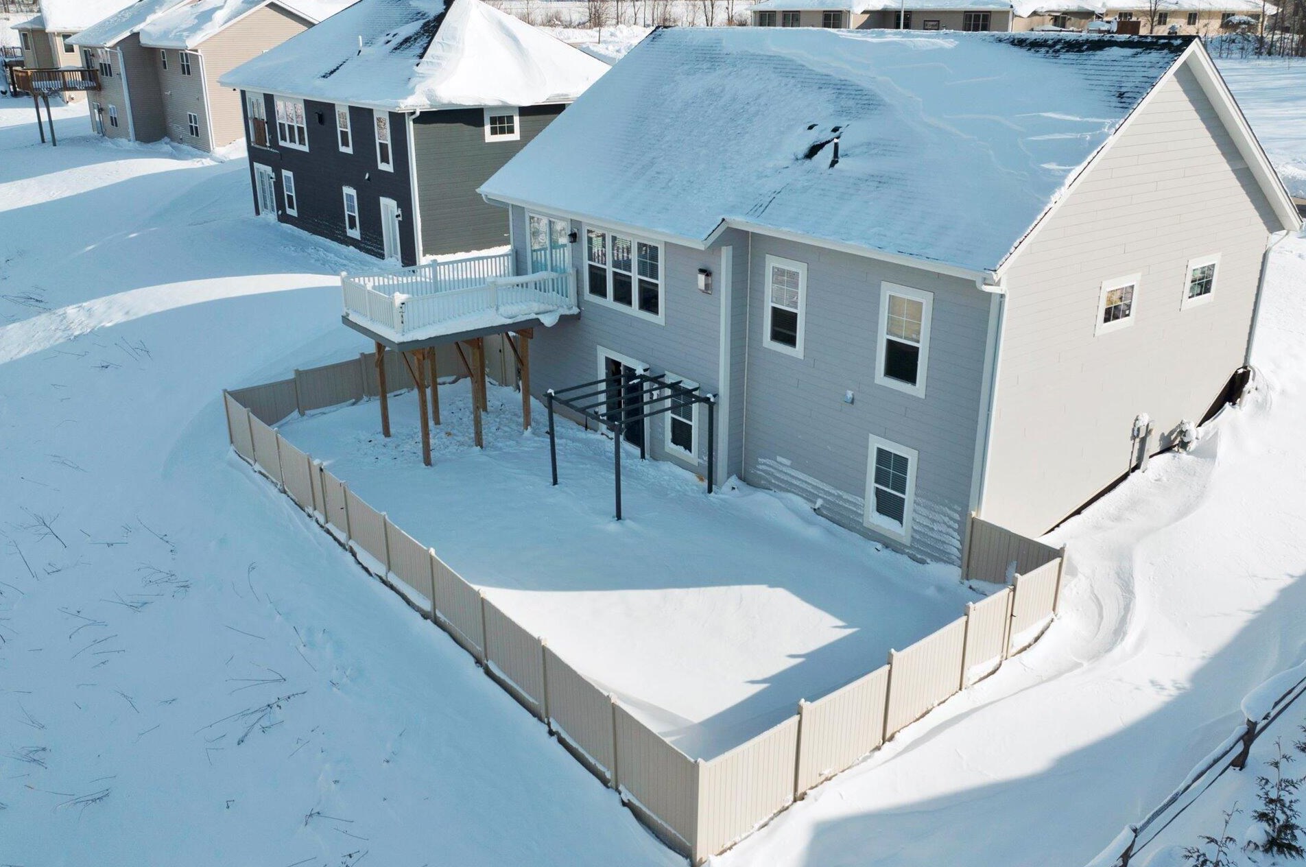 205 Glacial Dr, Slinger WI  53086-9066 exterior