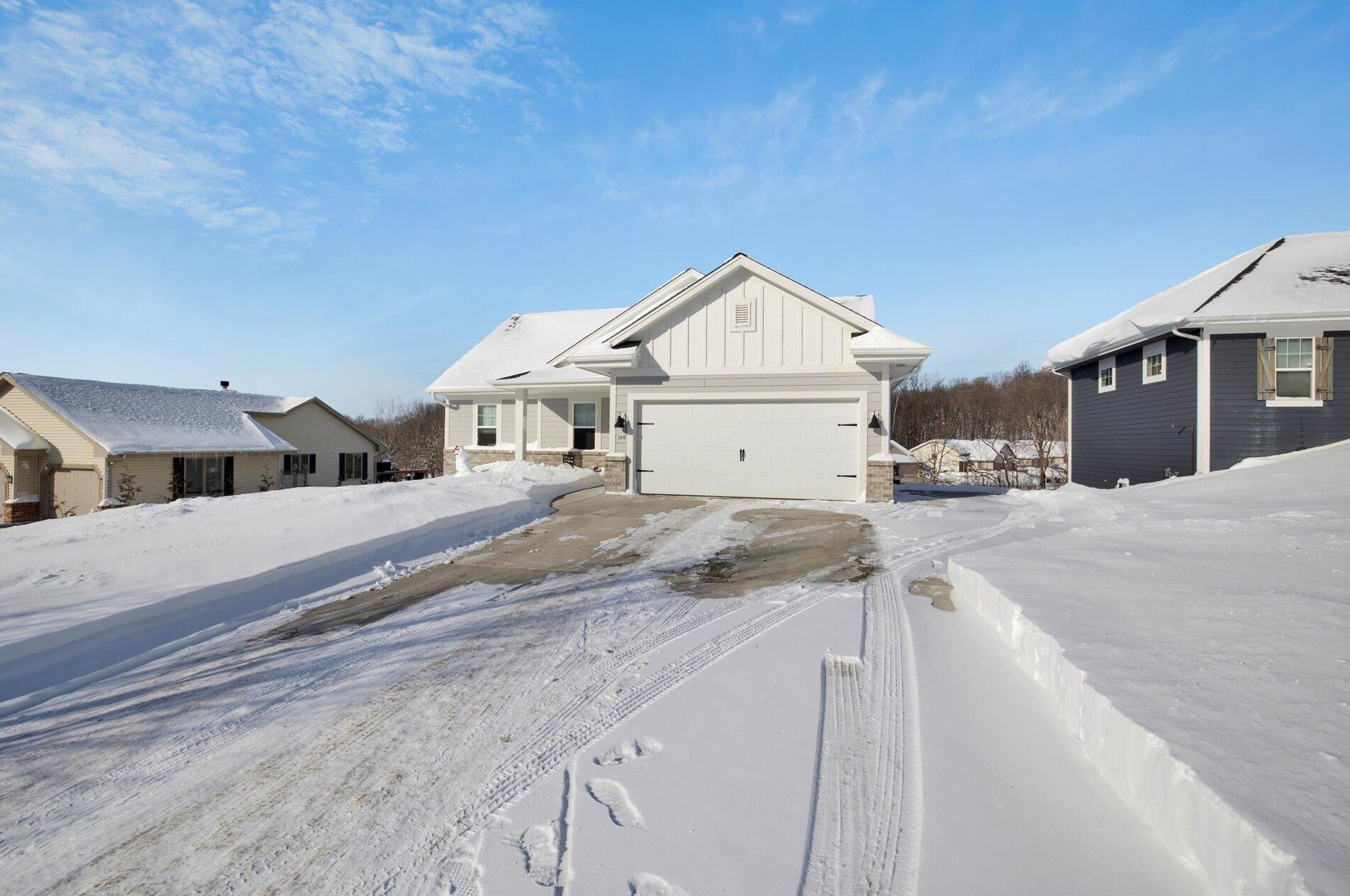 205 Glacial Dr, Slinger WI  53086-9066 exterior