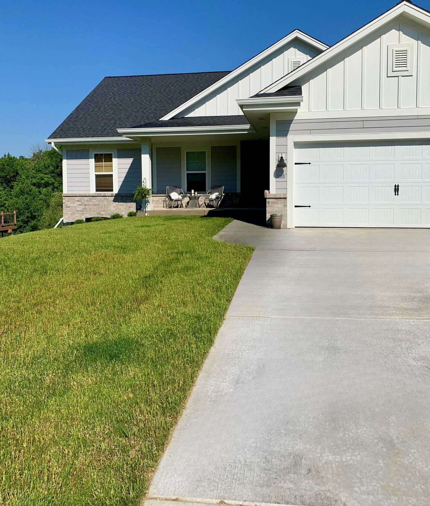 205 Glacial Dr, Slinger WI  53086-9066 exterior