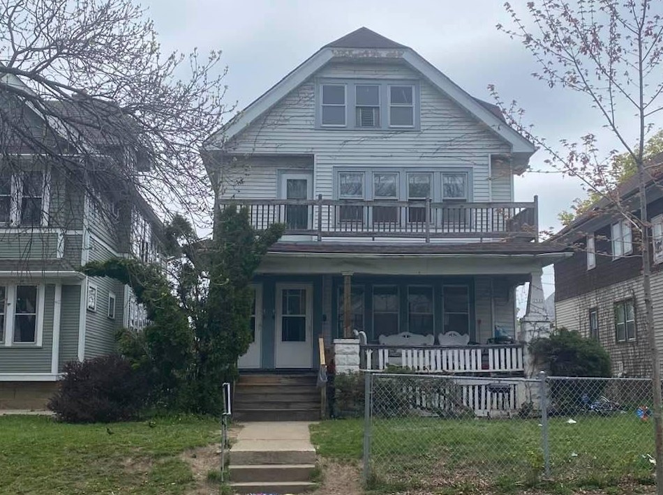 2522 51st St, Milwaukee WI  53219-3223 exterior