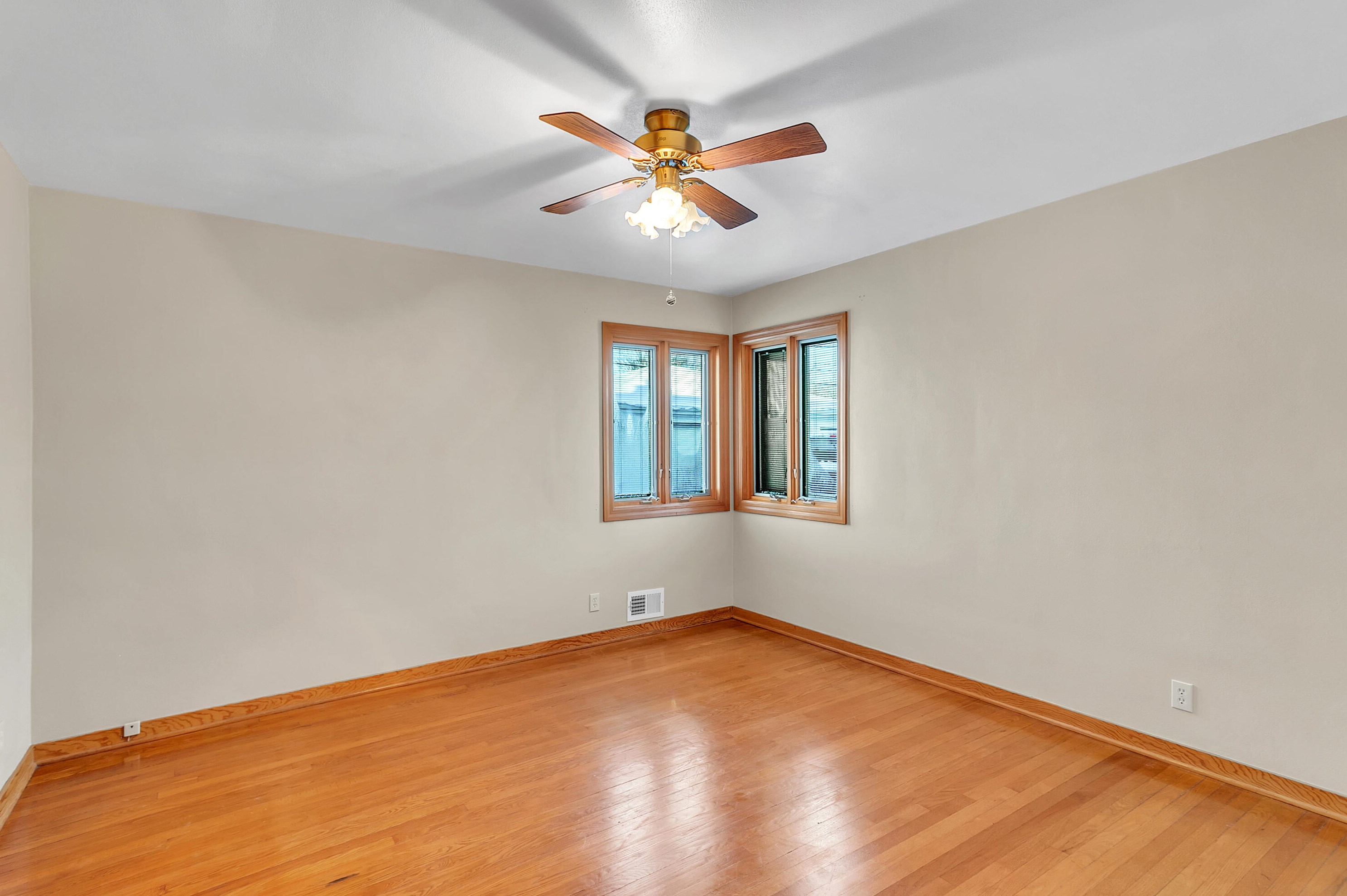 2616 Oregon St, Racine WI  53405-3948 exterior