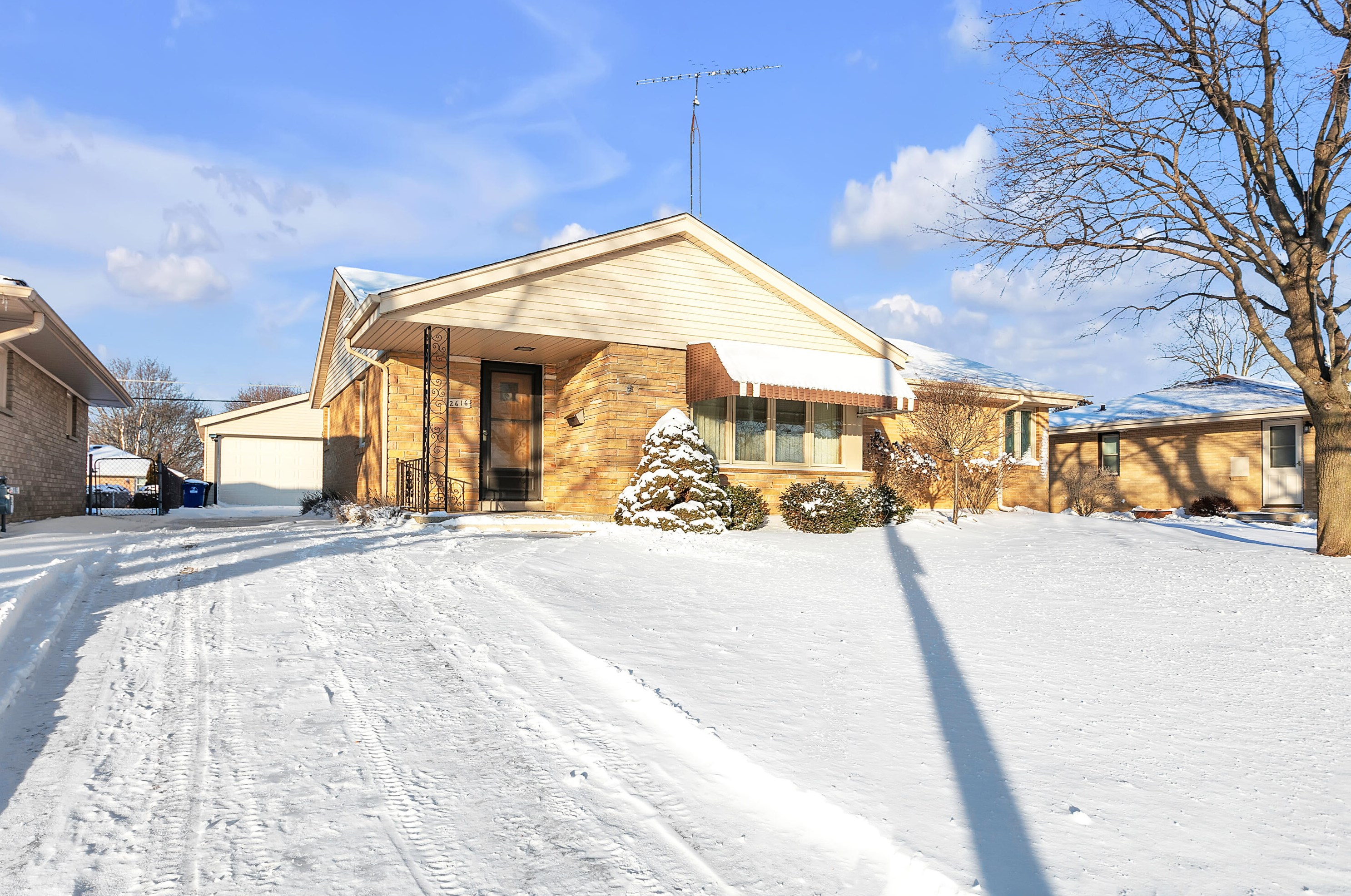 2616 Oregon St, Racine WI  53405-3948 exterior