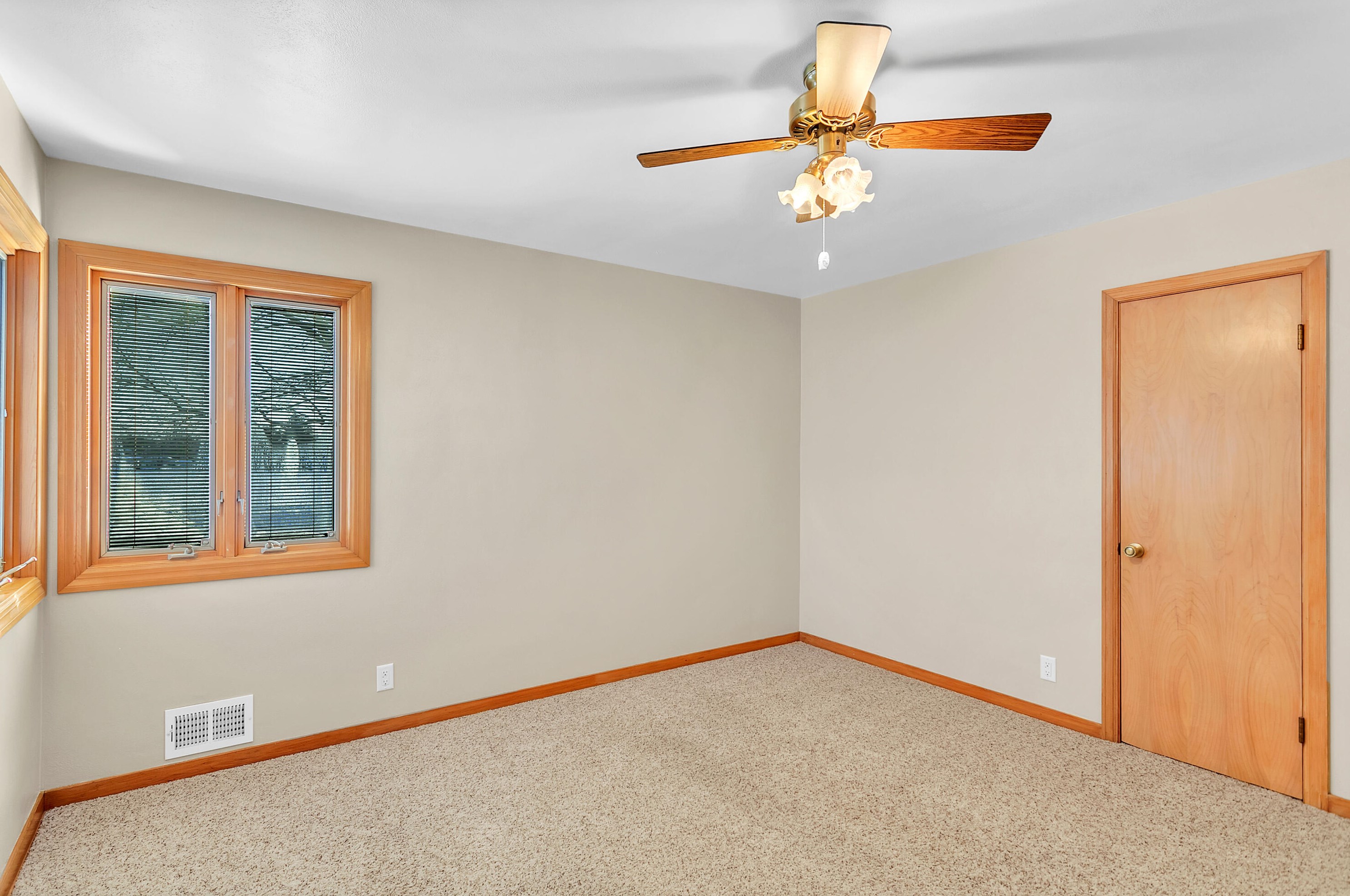 2616 Oregon St, Racine WI  53405-3948 exterior