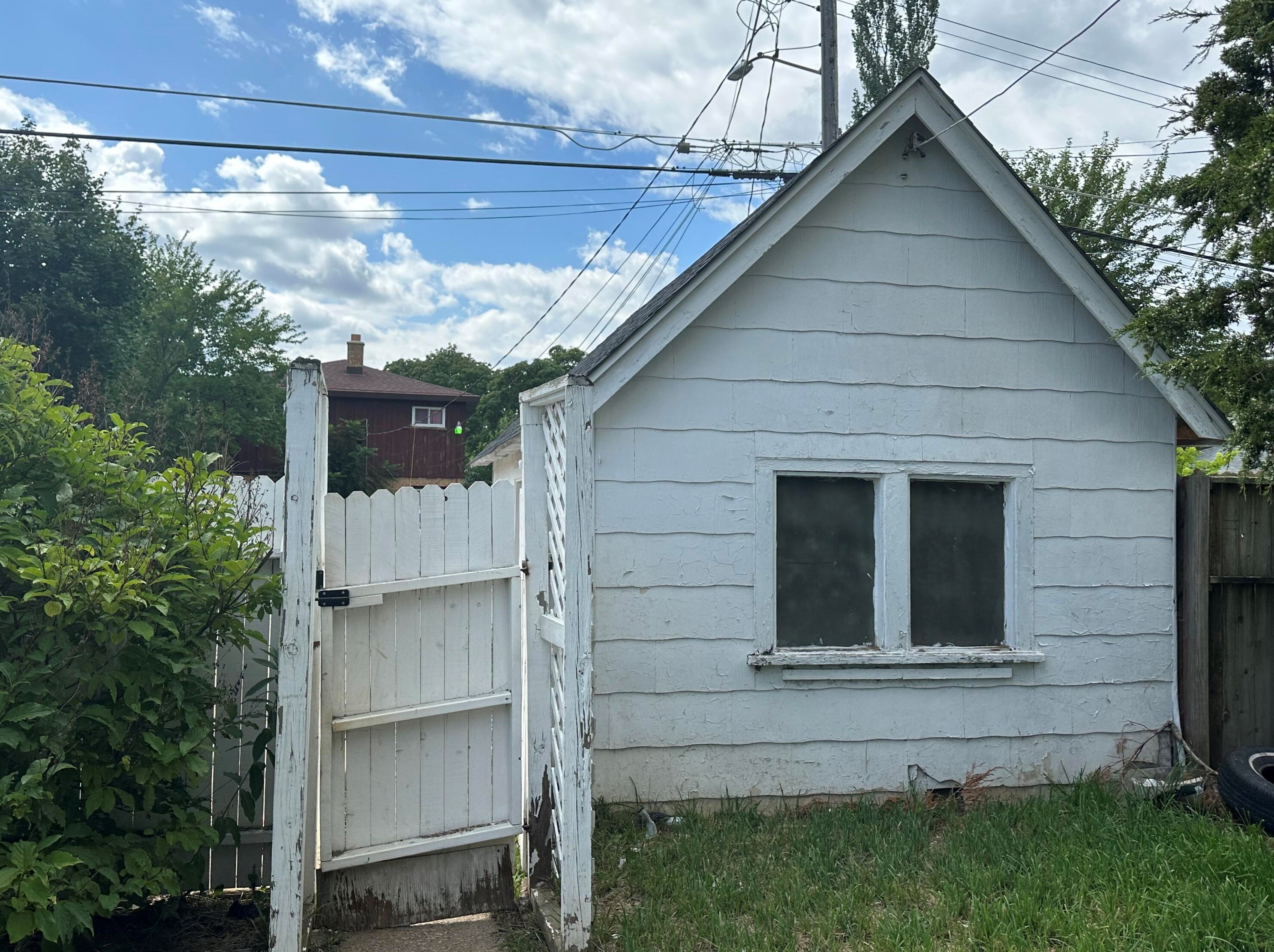 4319 87th St, Milwaukee WI  53222-1799 exterior