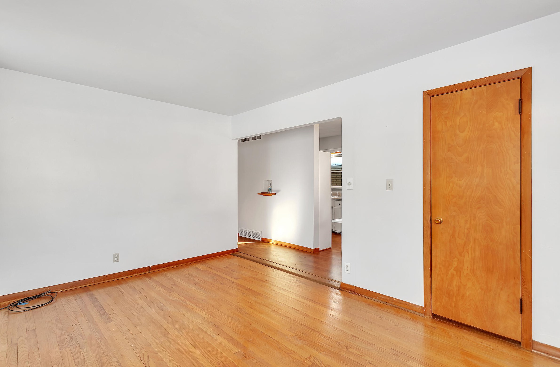 3881 Obrien Rd, Oak Creek WI  53154-6019 exterior