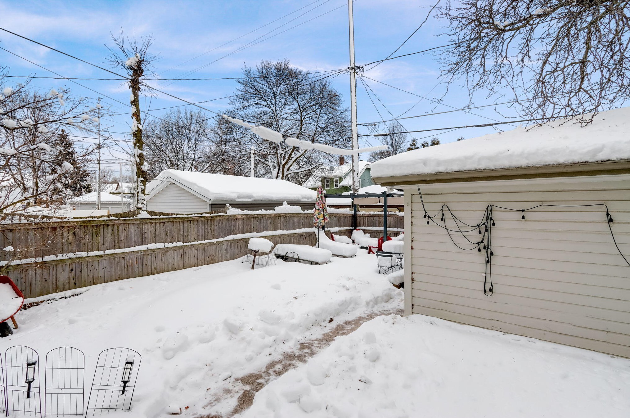 2113 55th St, Milwaukee WI  53219-1503 exterior