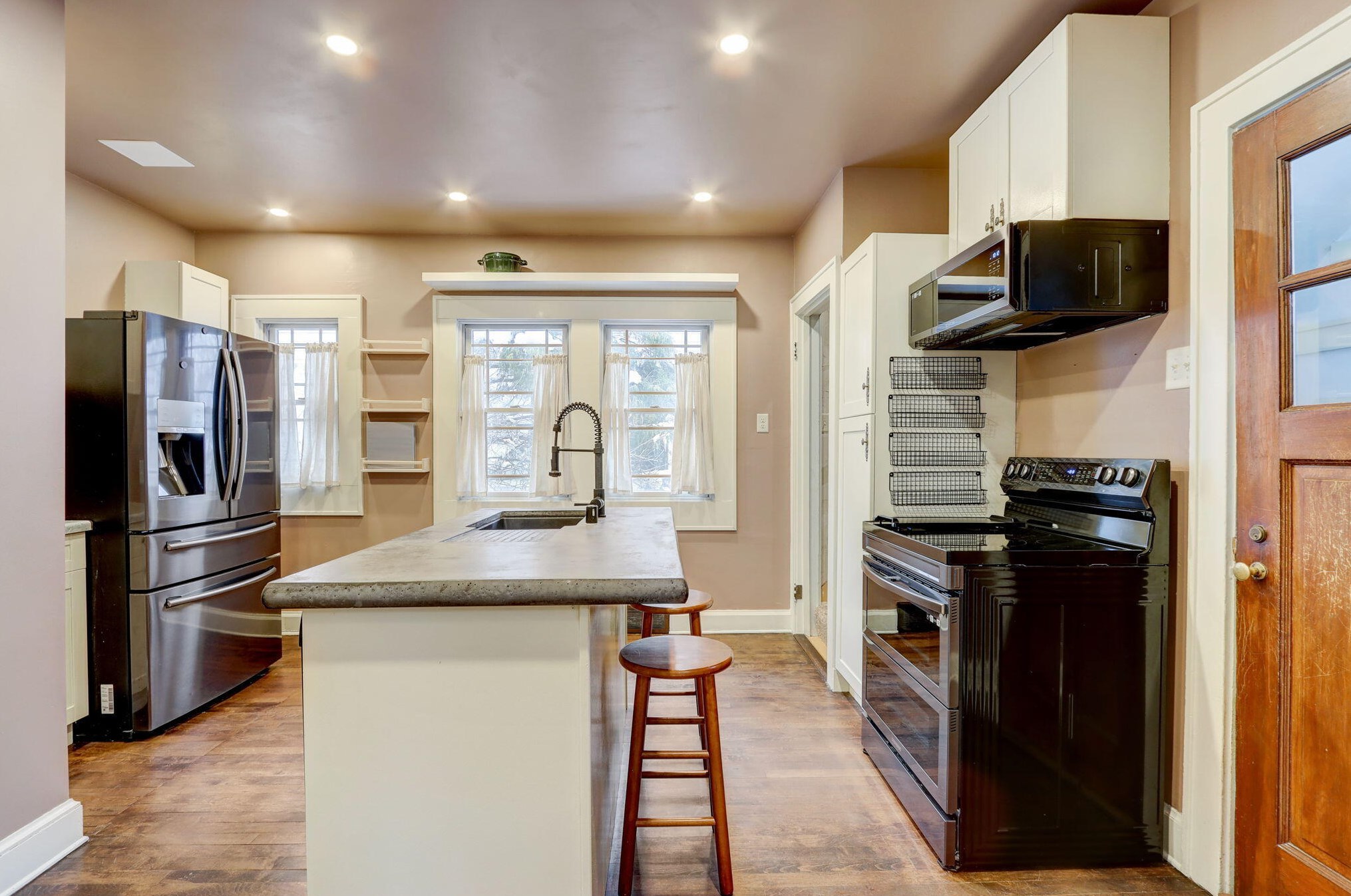 2113 55th St, Milwaukee WI  53219-1503 exterior