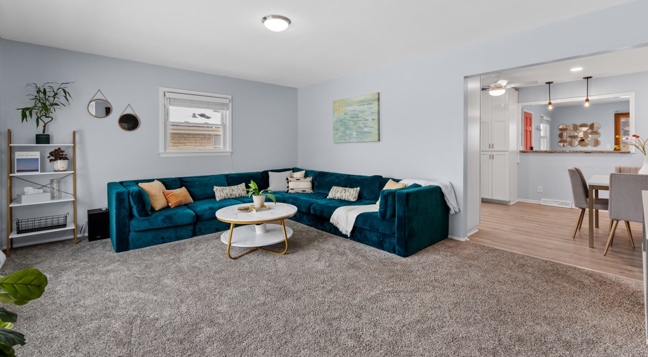 5727 Elaine Ave, Cudahy WI  53110-2517 exterior