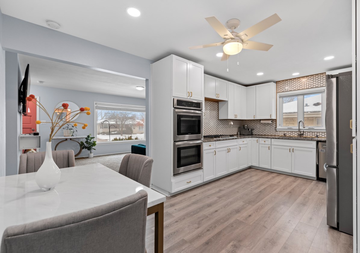 5727 Elaine Ave, Cudahy WI  53110-2517 exterior