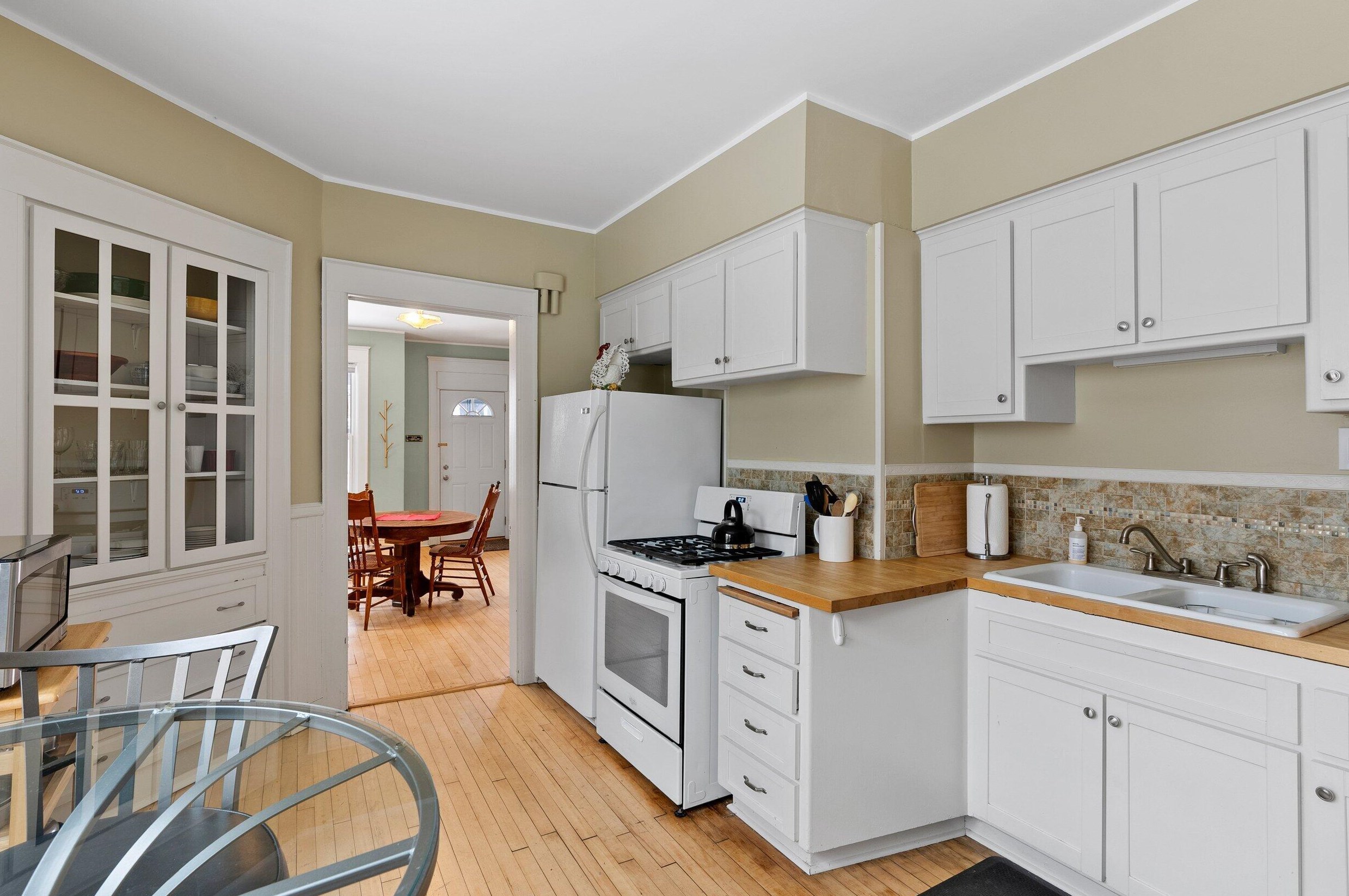 3250 Booth St, Milwaukee WI 53212-2136 exterior