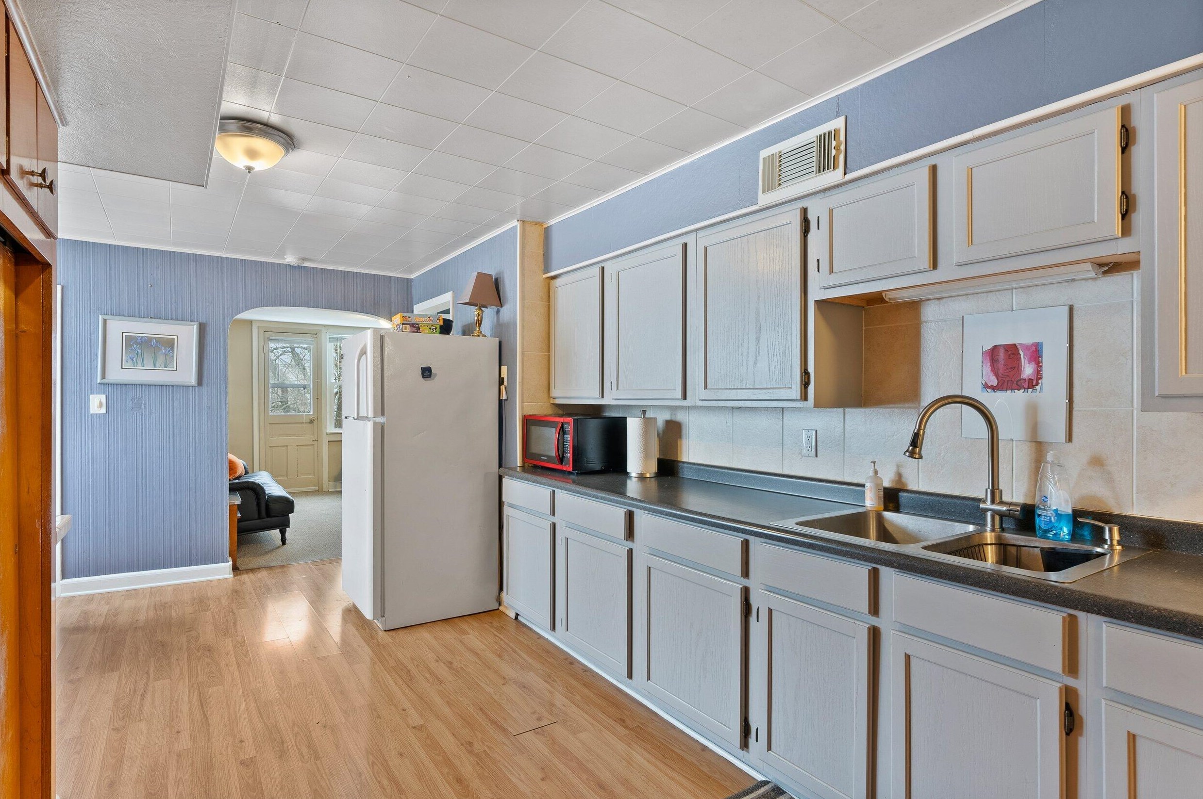 3250 Booth St, Milwaukee WI 53212-2136 exterior