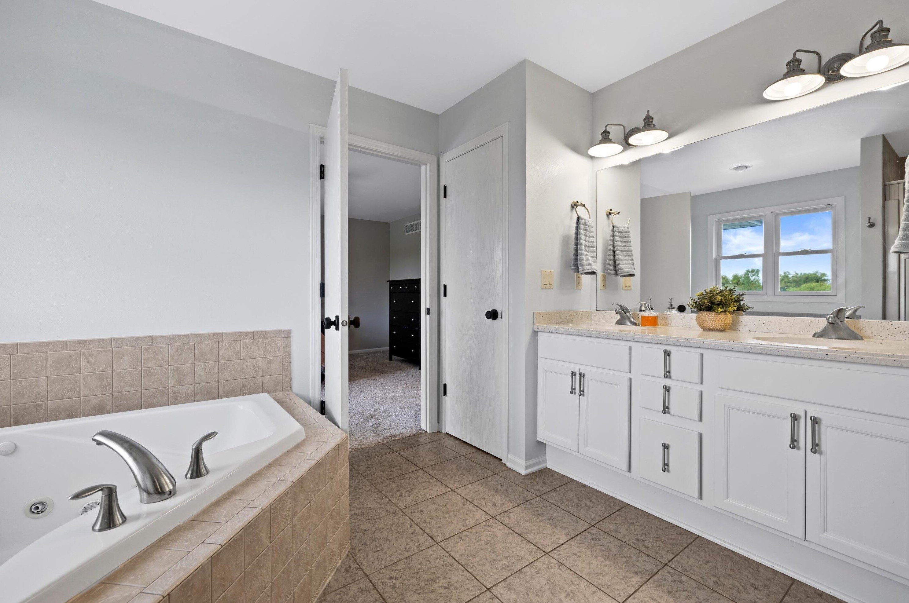 15540 73rd St, Kenosha WI  53142-8823 exterior