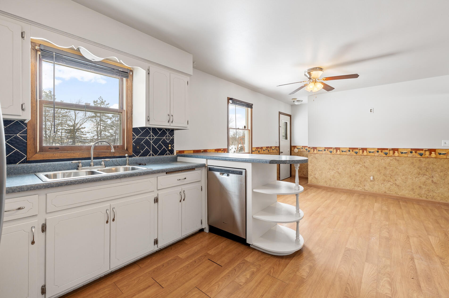 6185 Linden Dr, West Bend WI  53095-9168 exterior