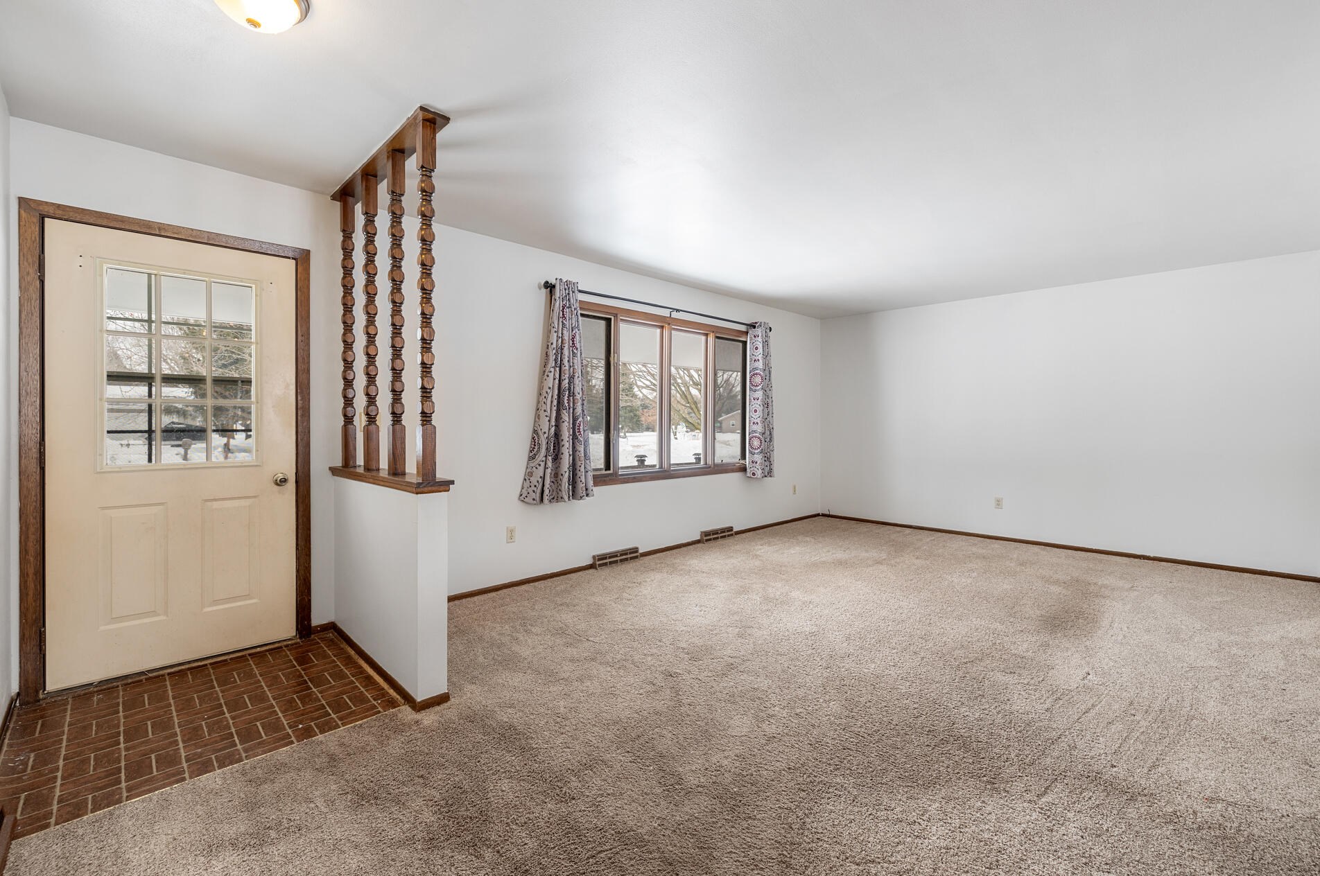 6185 Linden Dr, West Bend WI  53095-9168 exterior