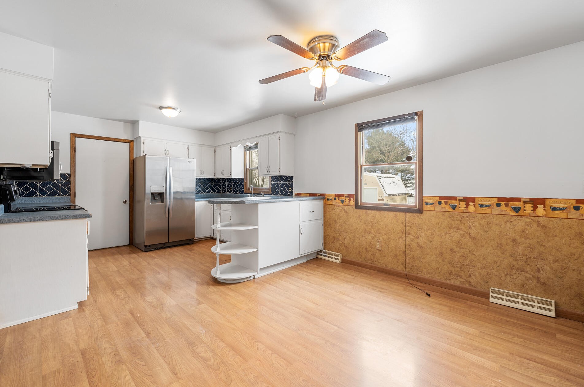 6185 Linden Dr, West Bend WI  53095-9168 exterior