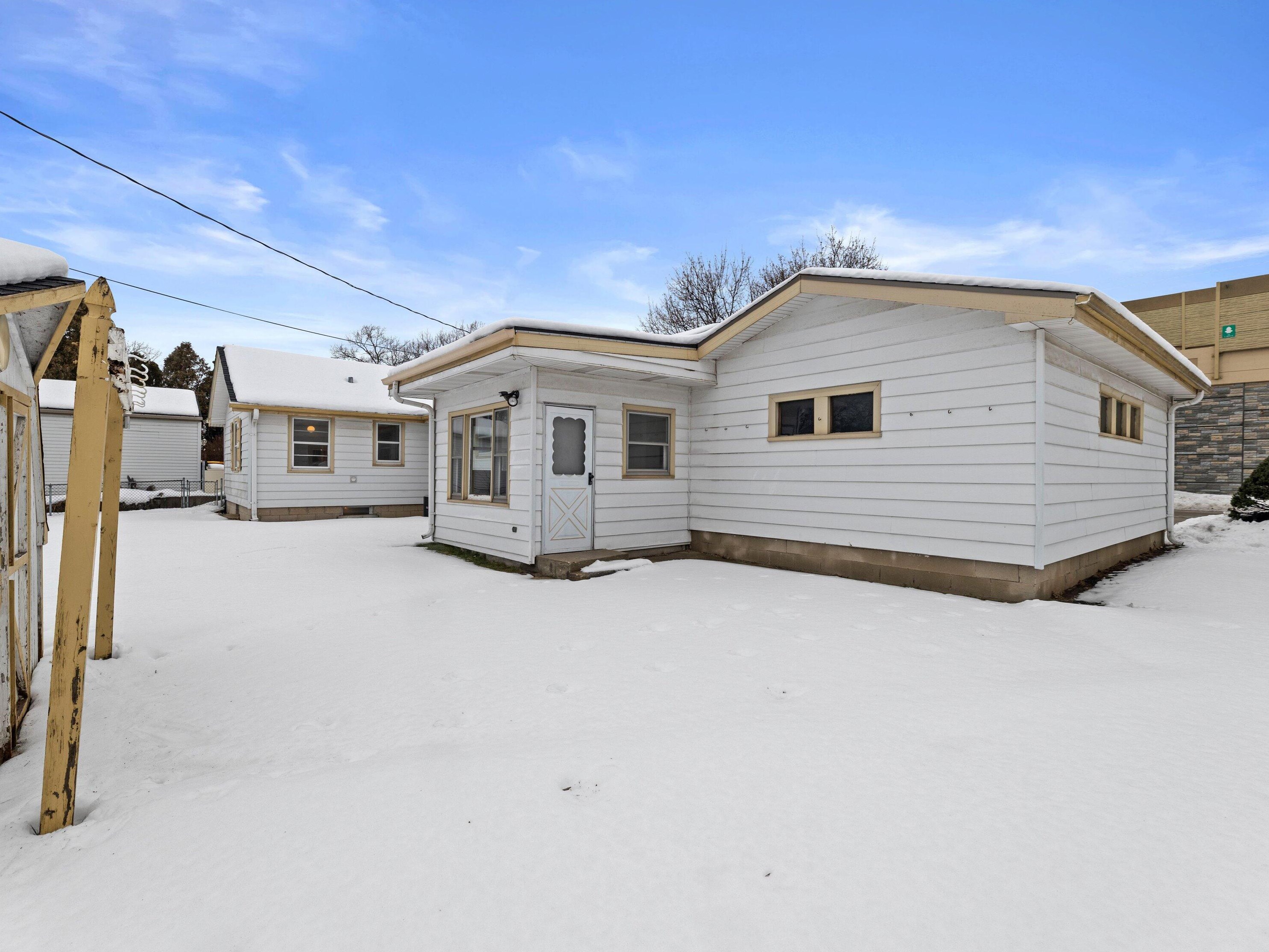 821 100, Milwaukee WI 53222-1314 exterior