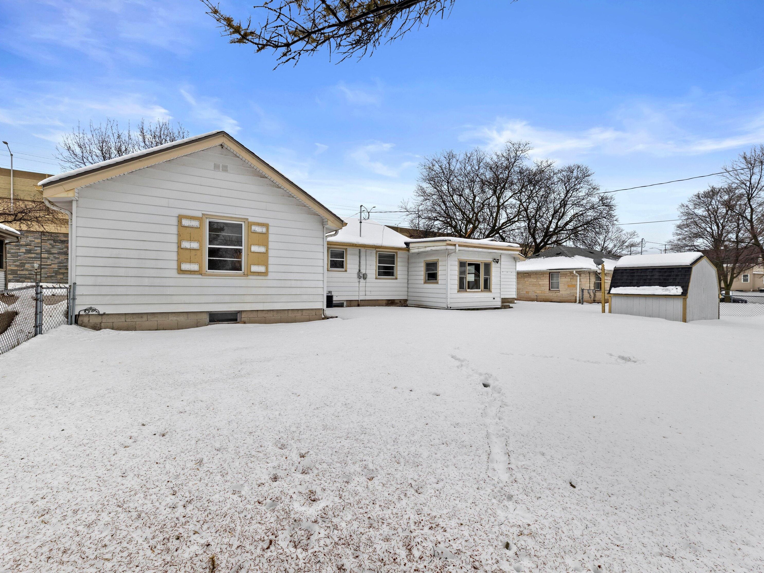 821 100, Milwaukee WI 53222-1314 exterior