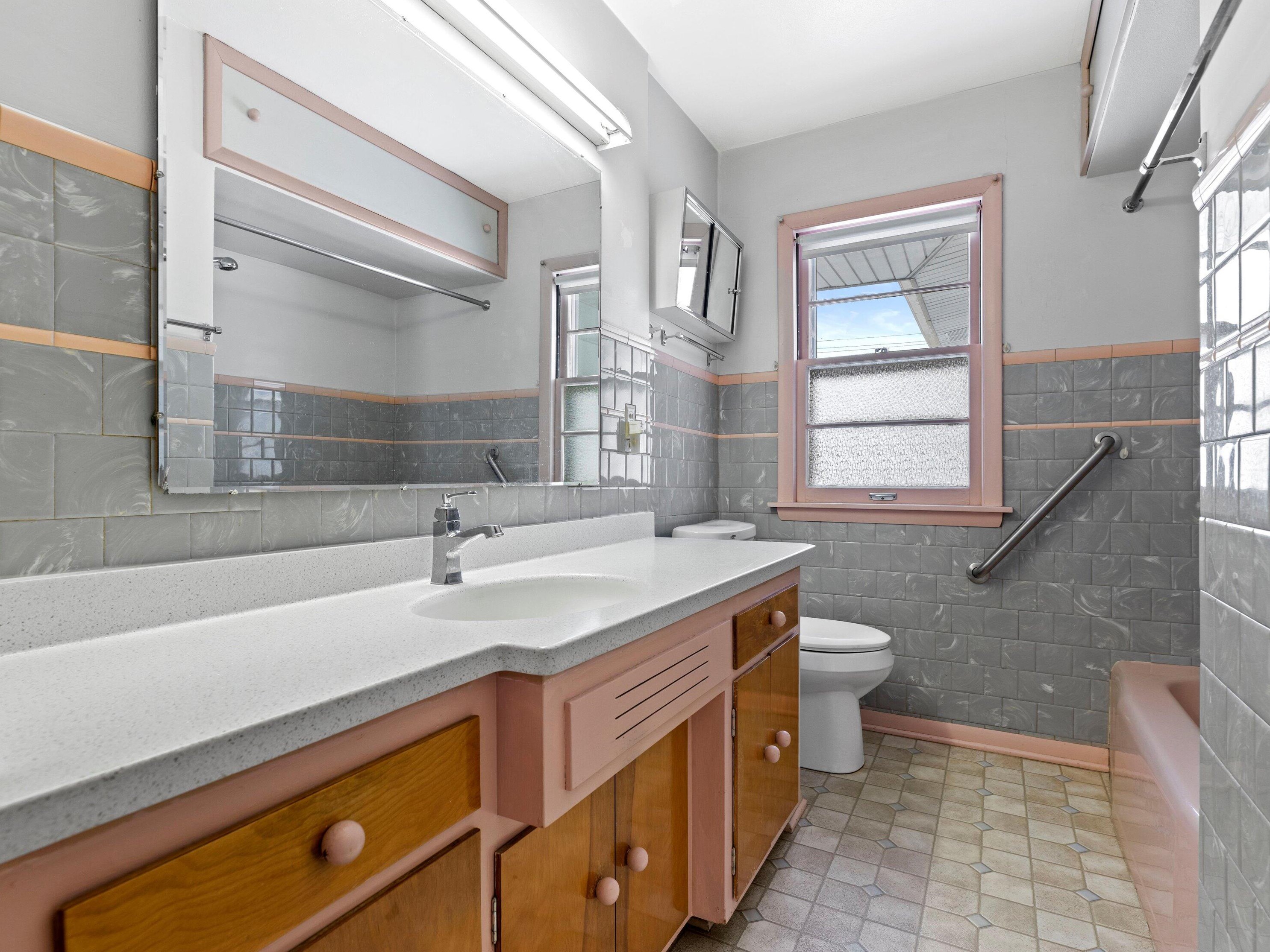 821 100, Milwaukee WI 53222-1314 exterior