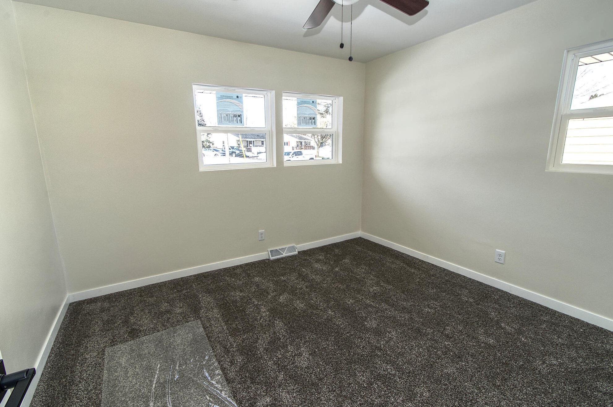 821 Beverly Ln, West Bend WI  53090-2324 exterior