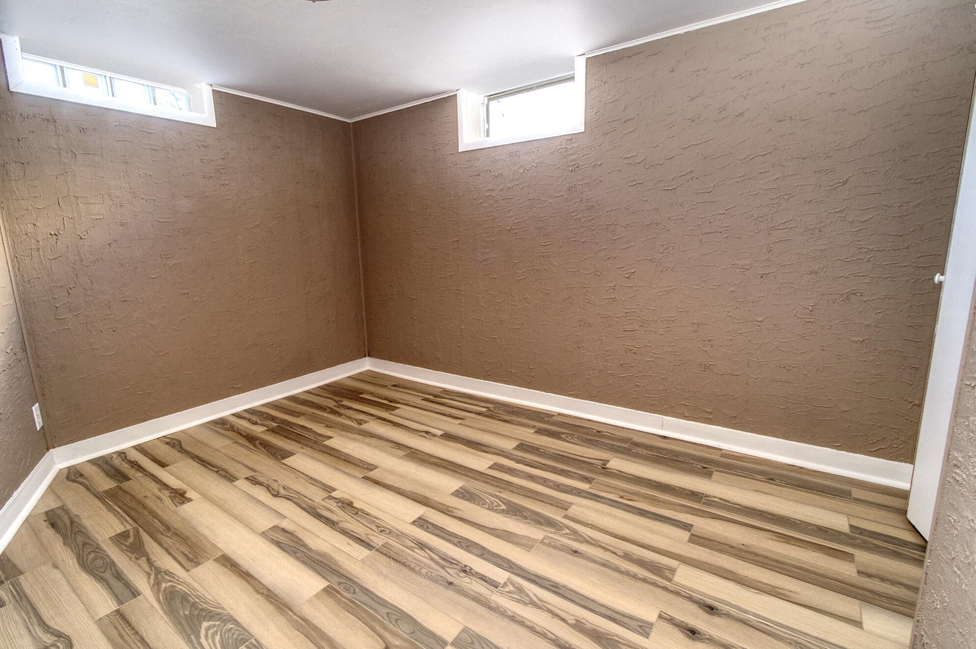 821 Beverly Ln, West Bend WI  53090-2324 exterior