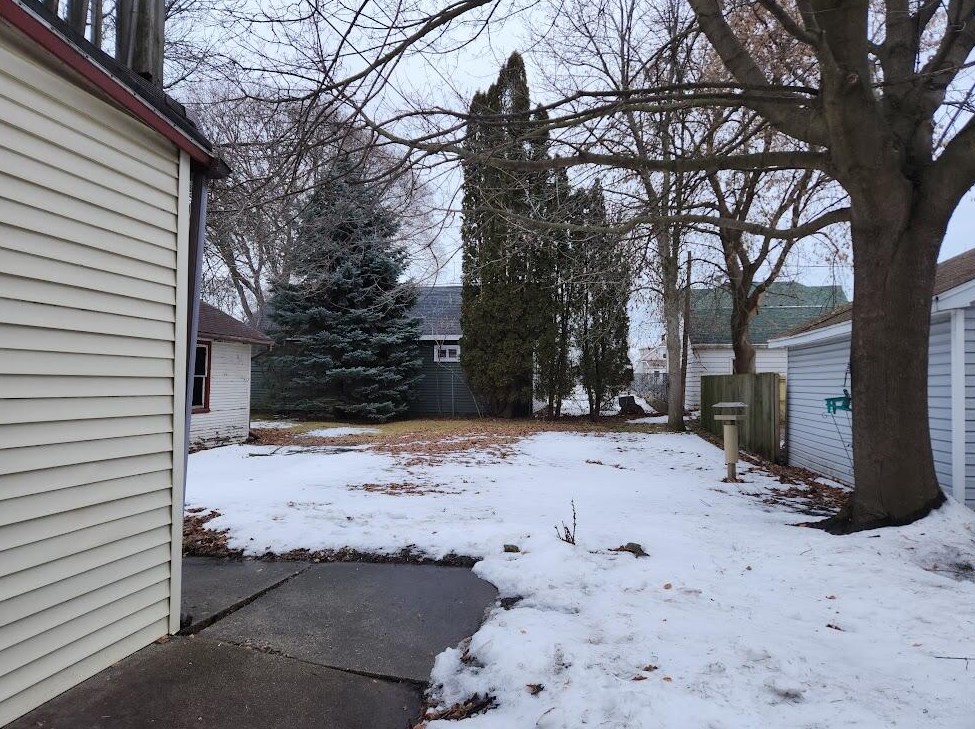 711 16 St, Manitowoc WI 54220-3805 exterior